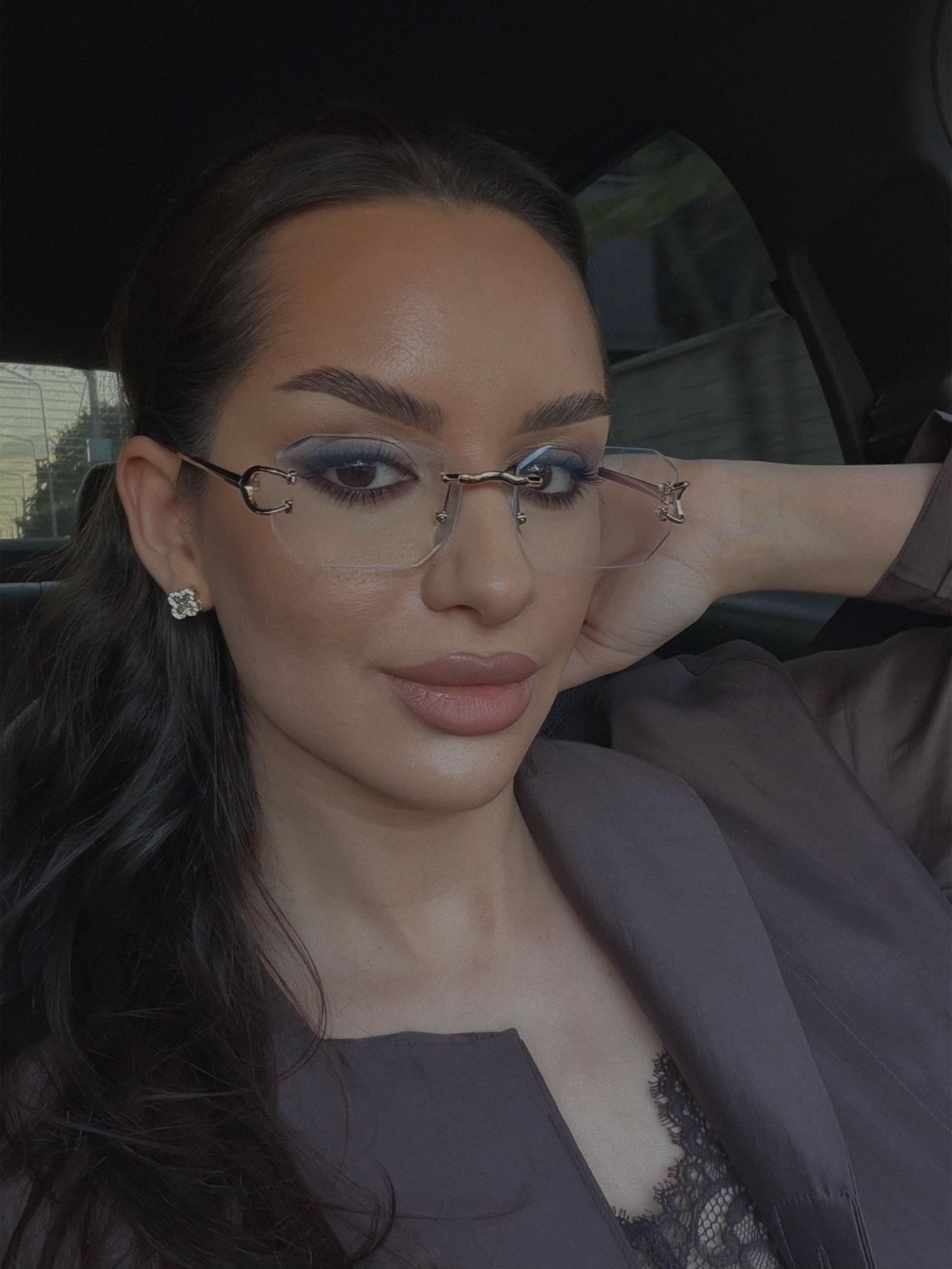 @Elena Ilinca