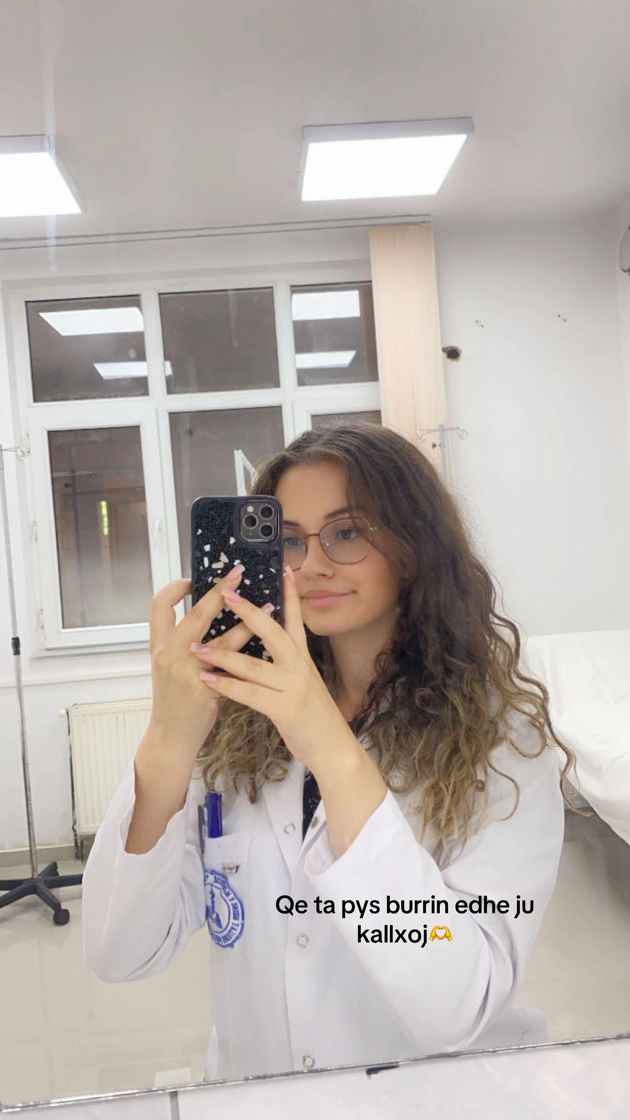 @Ana🥰