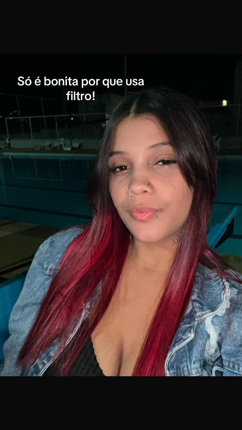 @_tatamesquita 💋