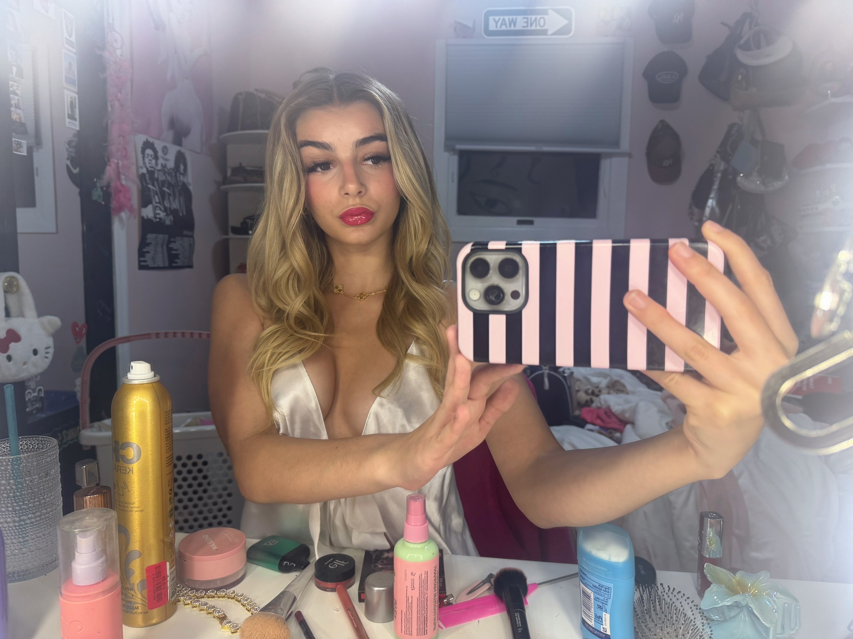@leiladivisconti