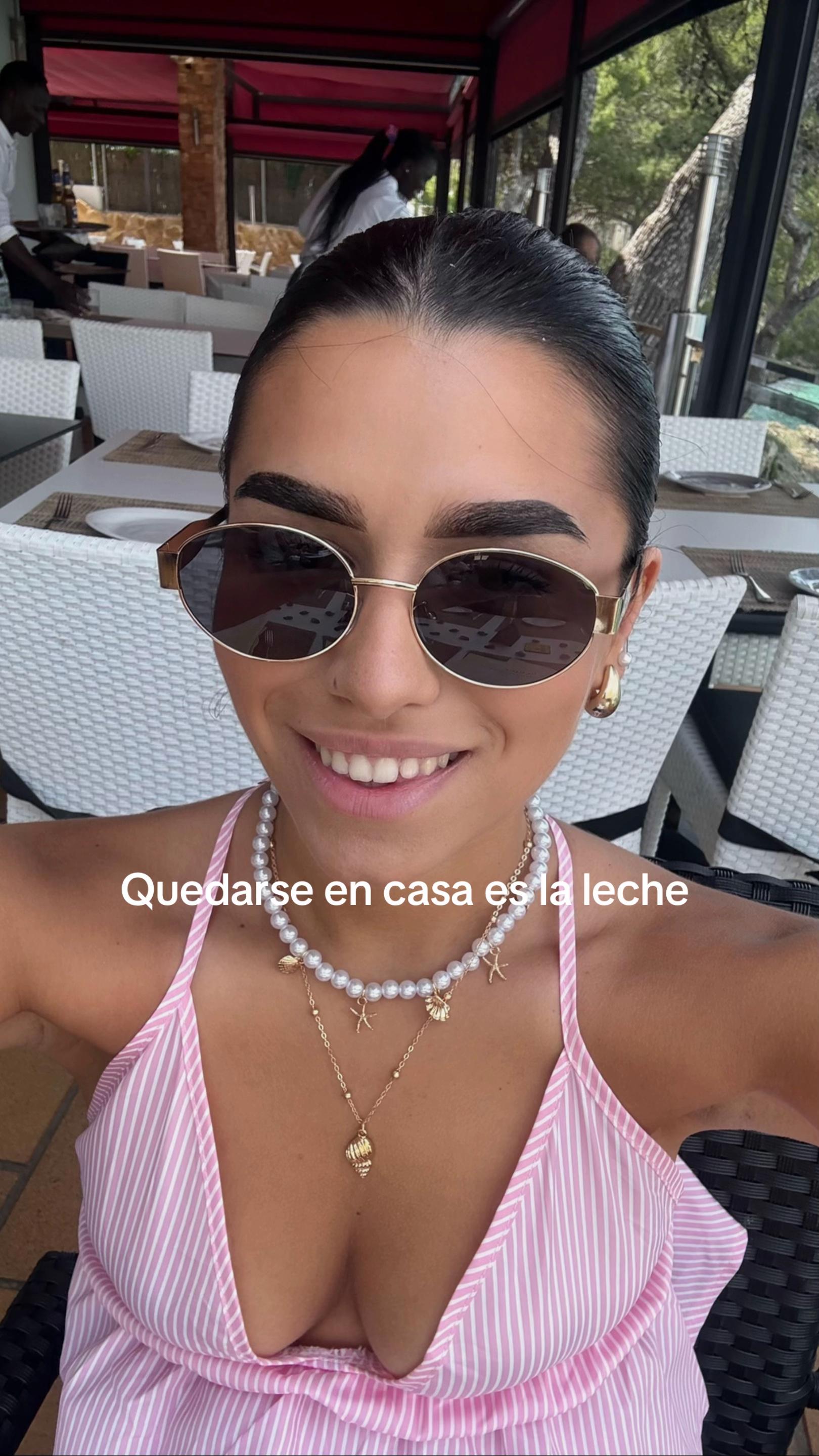 @María