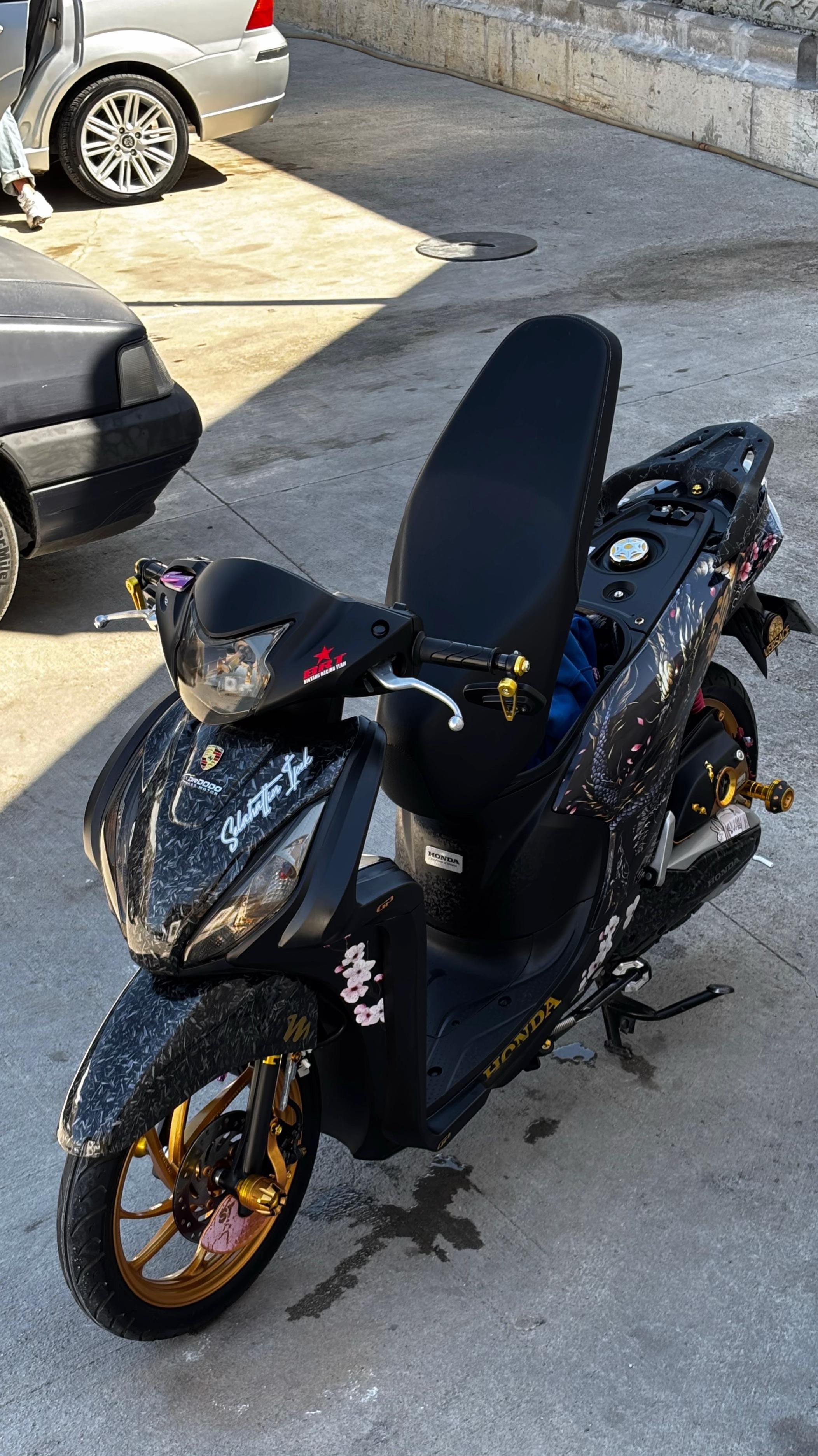 @𝐒𝐓.