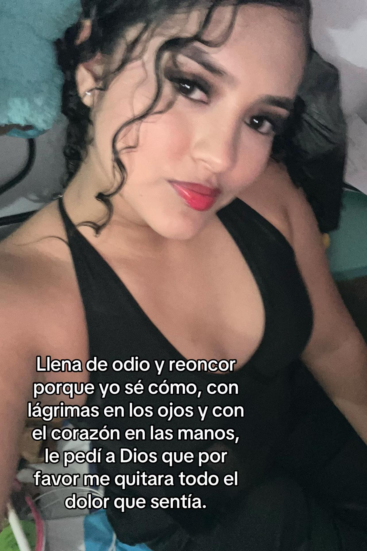 @𝒯
