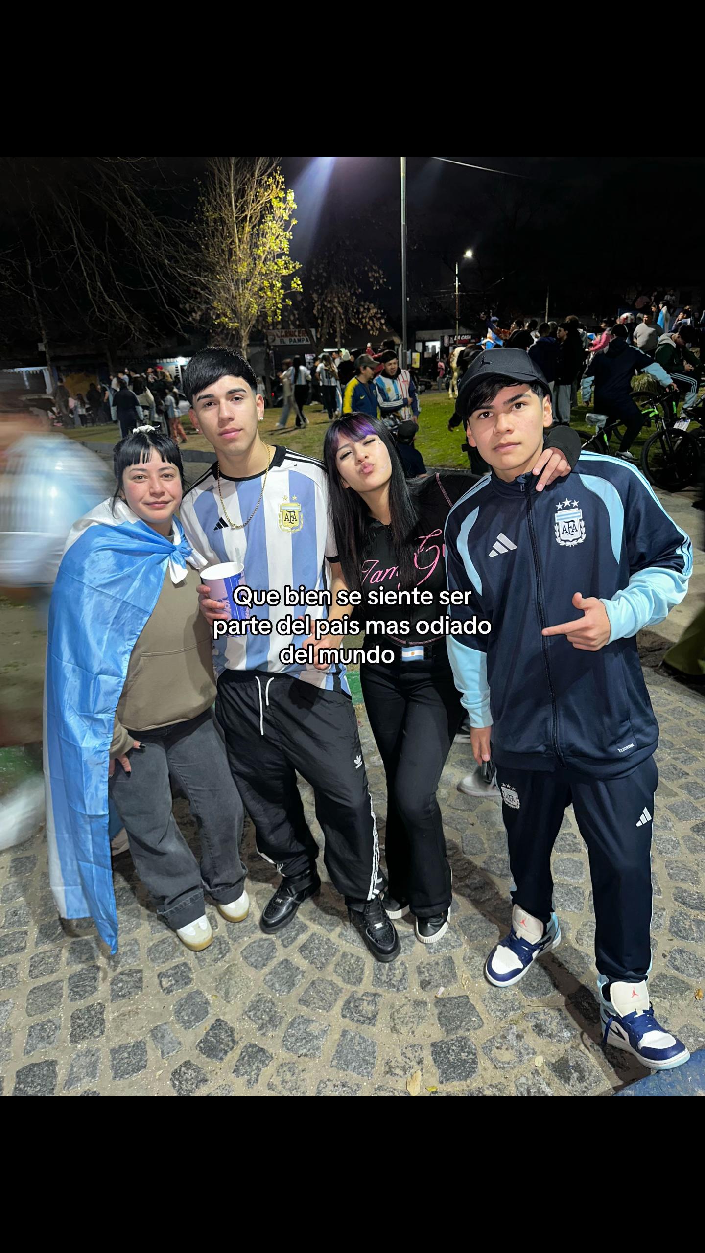 @naomi herreraᥫ᭡