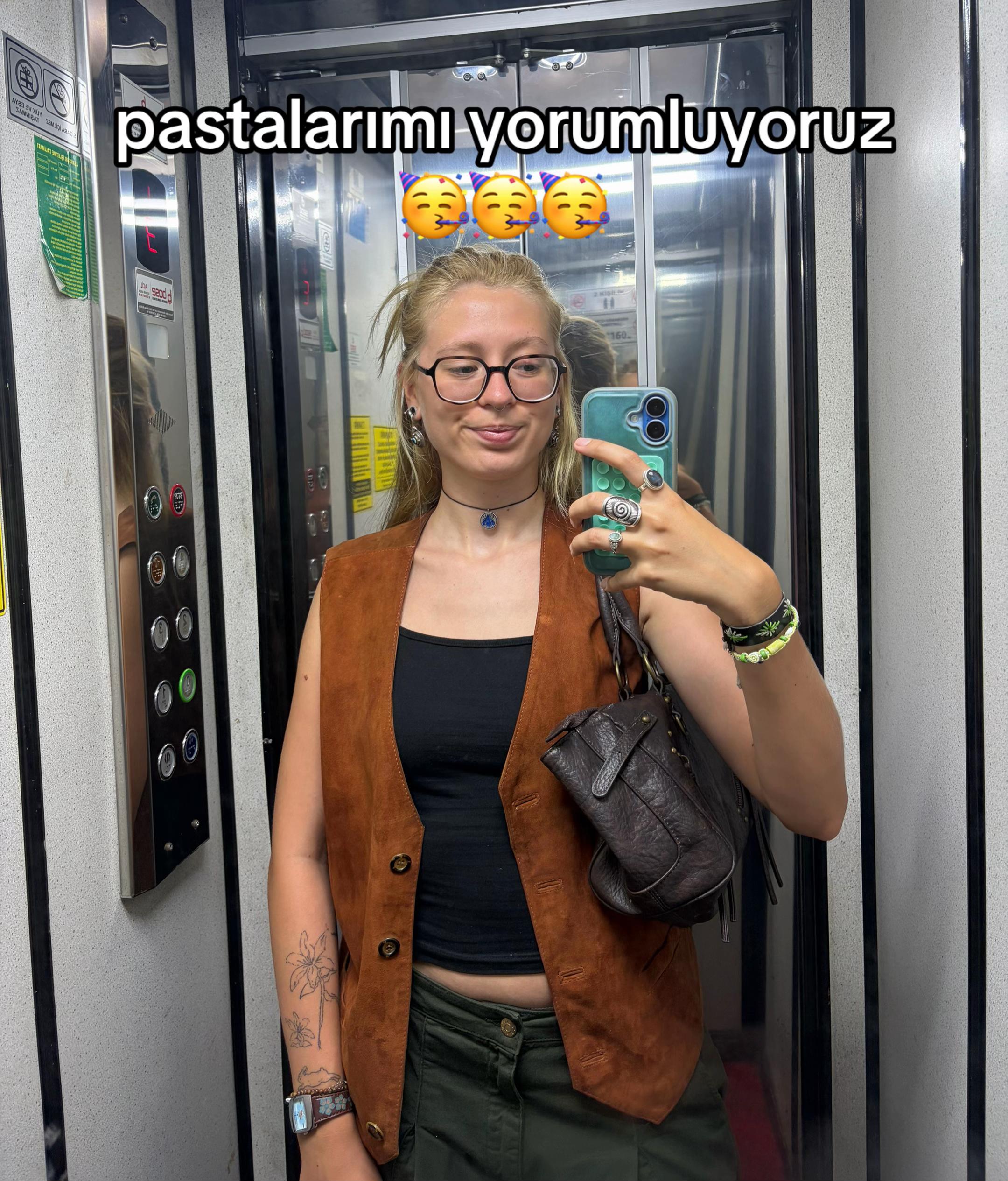 @poetleyla