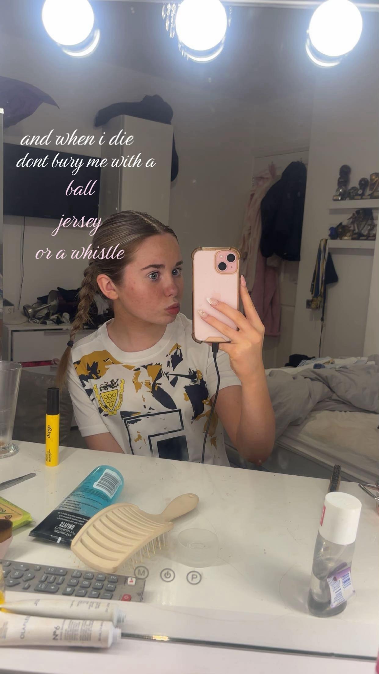 @𝒶𝓂𝒶𝒾𝒶~𝓇𝑜𝓈𝑒✨🍸