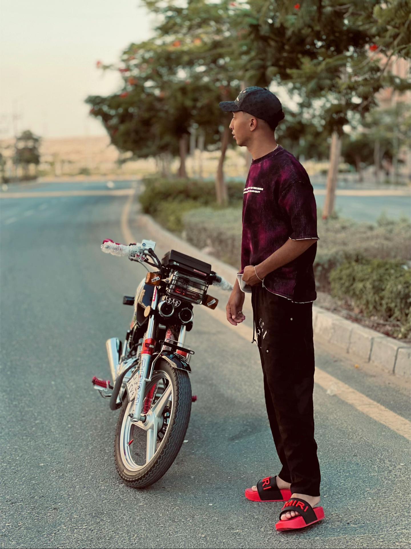 @ميكي🤍⚡️