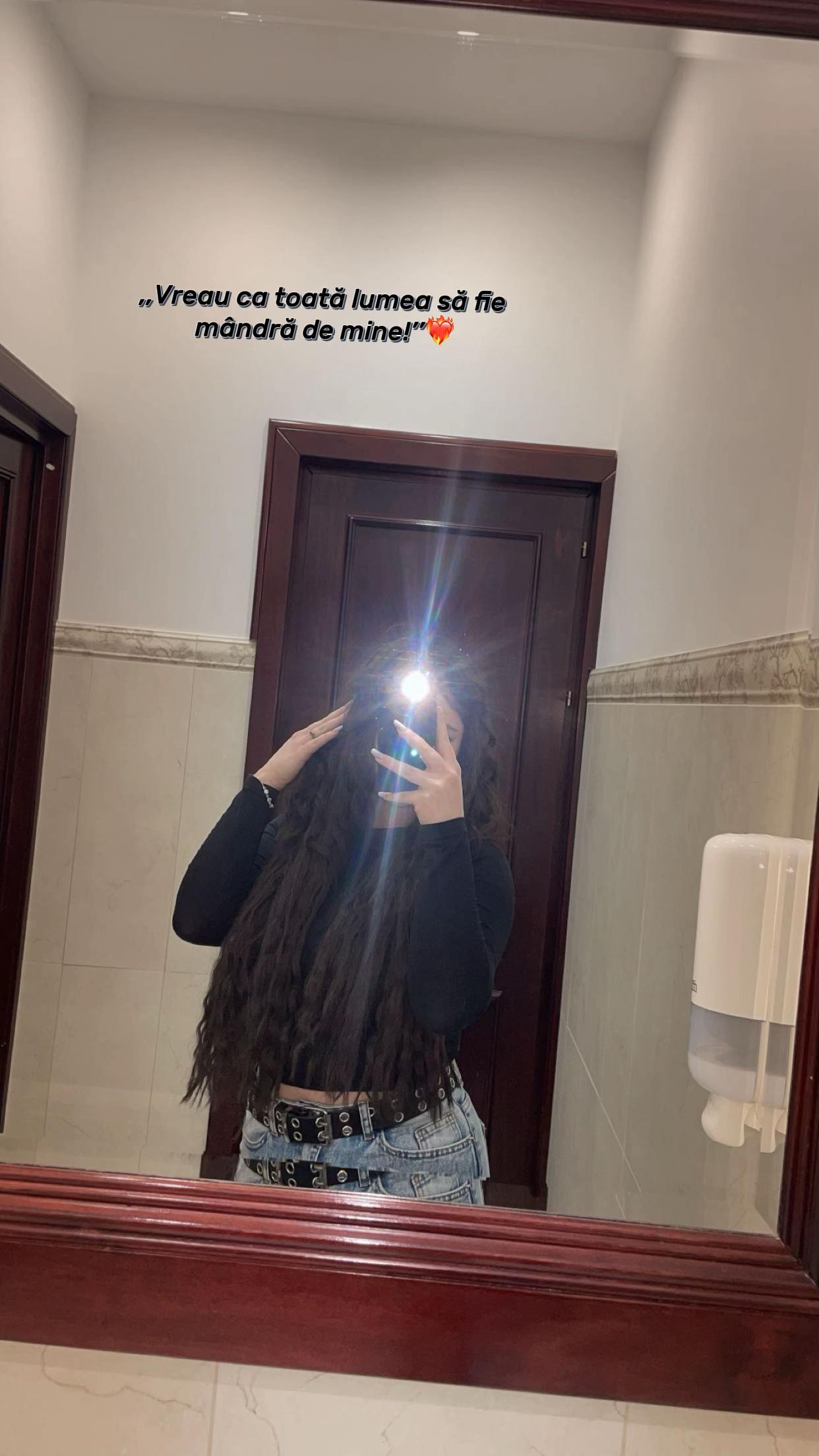 @_denisa_