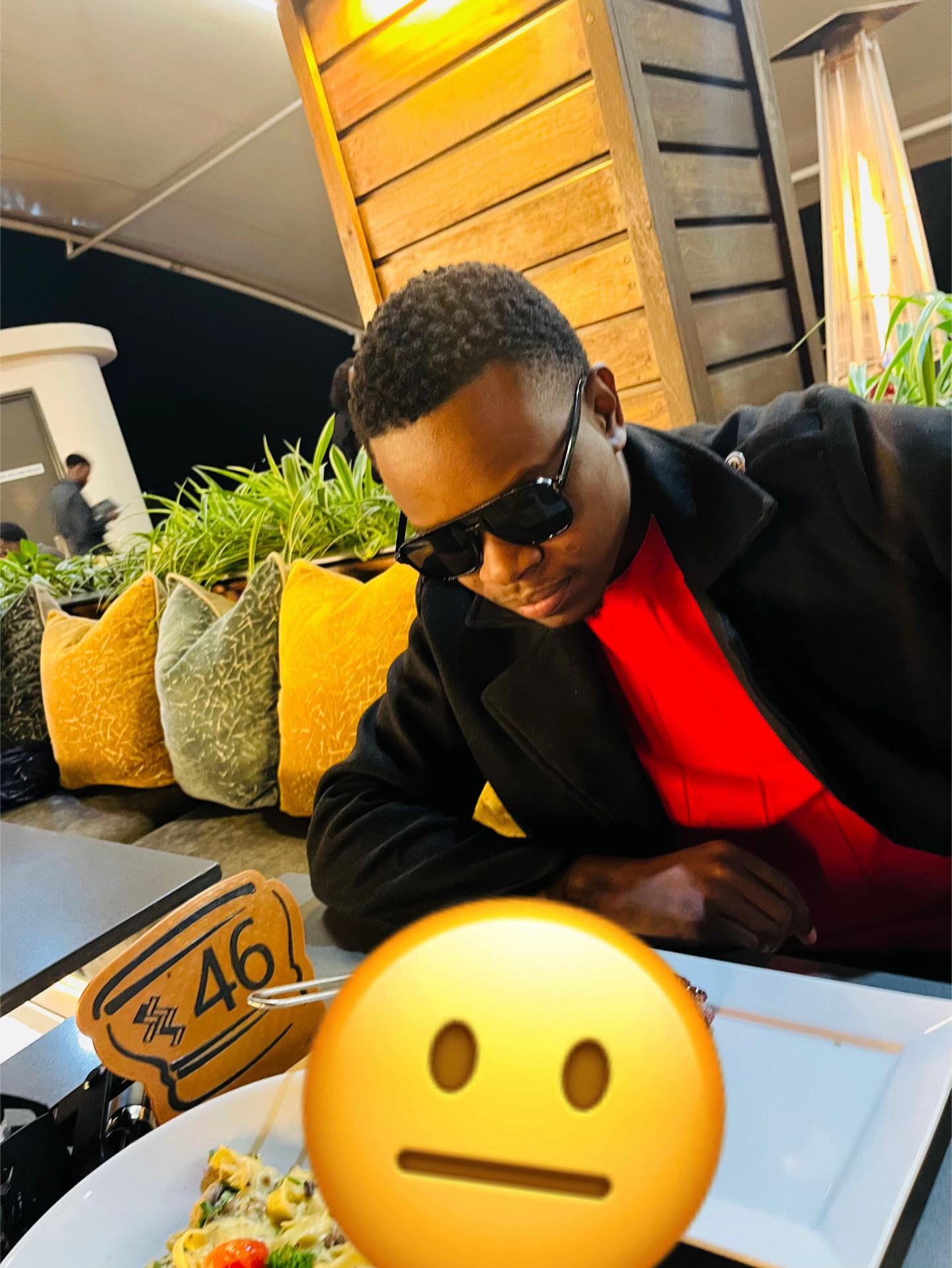 @Rasikhanya Rolivhuwa