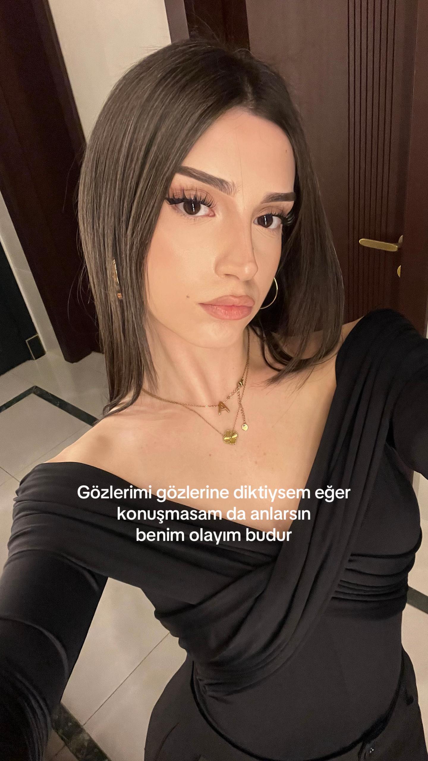 @𝒜.