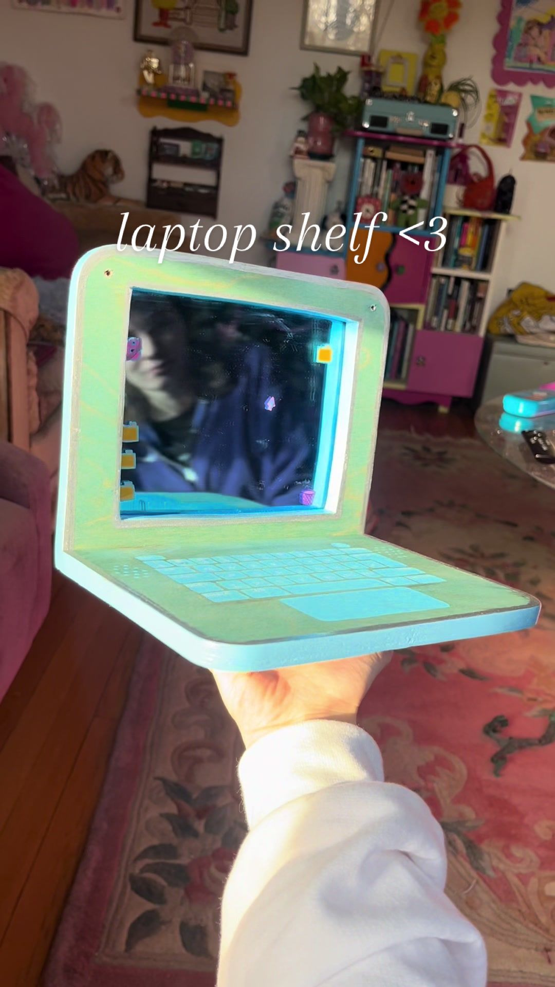 @feltgirlworld
