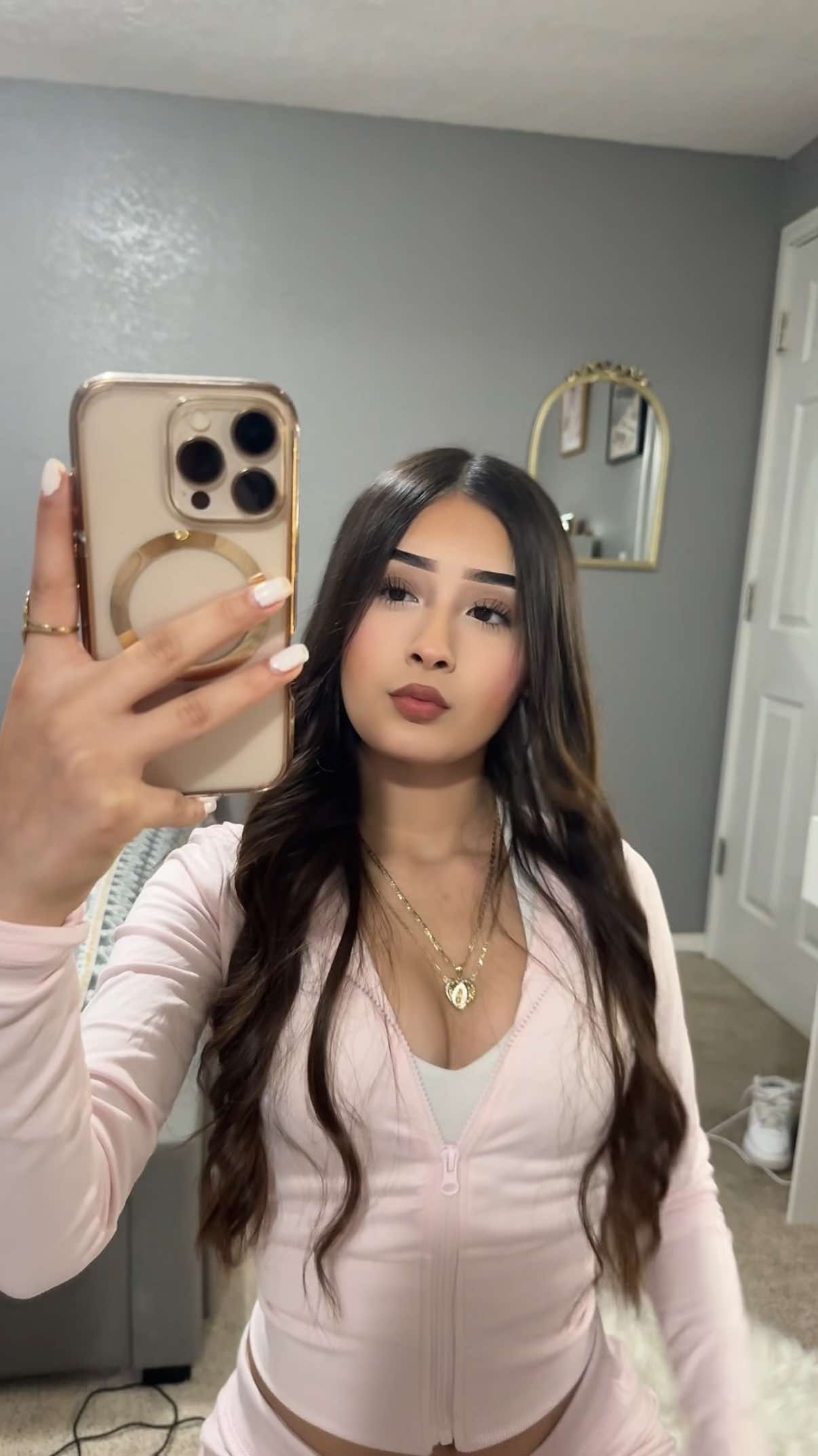 @𝓐𝓷𝓪𝓱𝔂❤︎