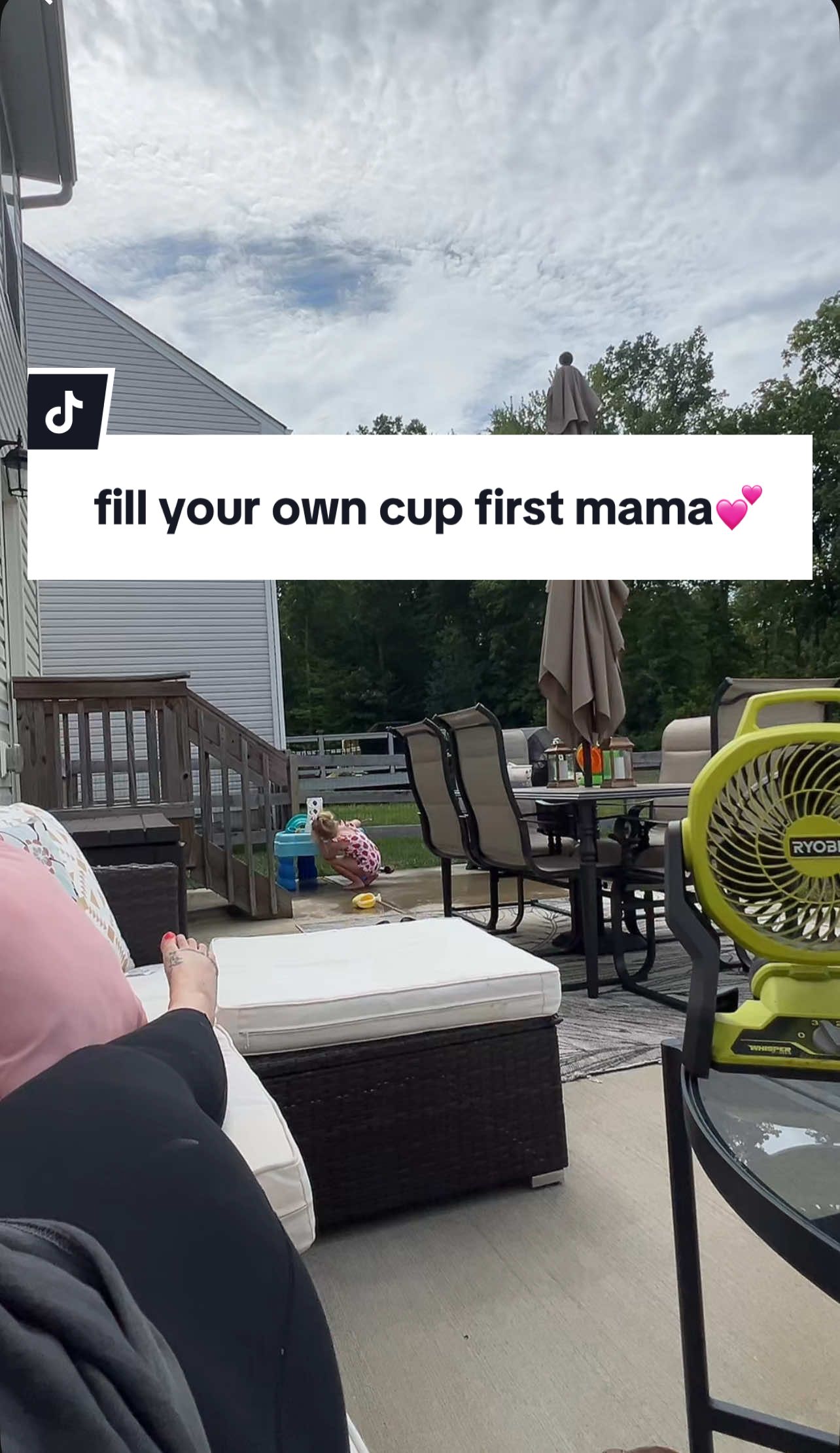 @mollie b. | the relatable mom