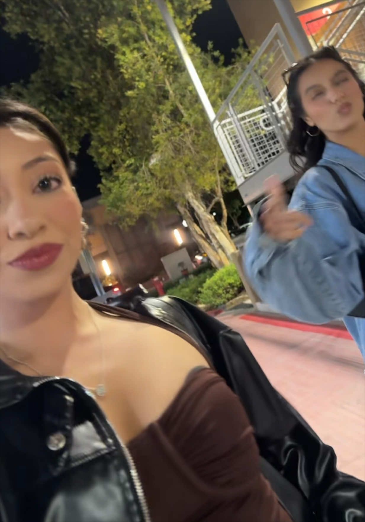 @samnicolelopez
