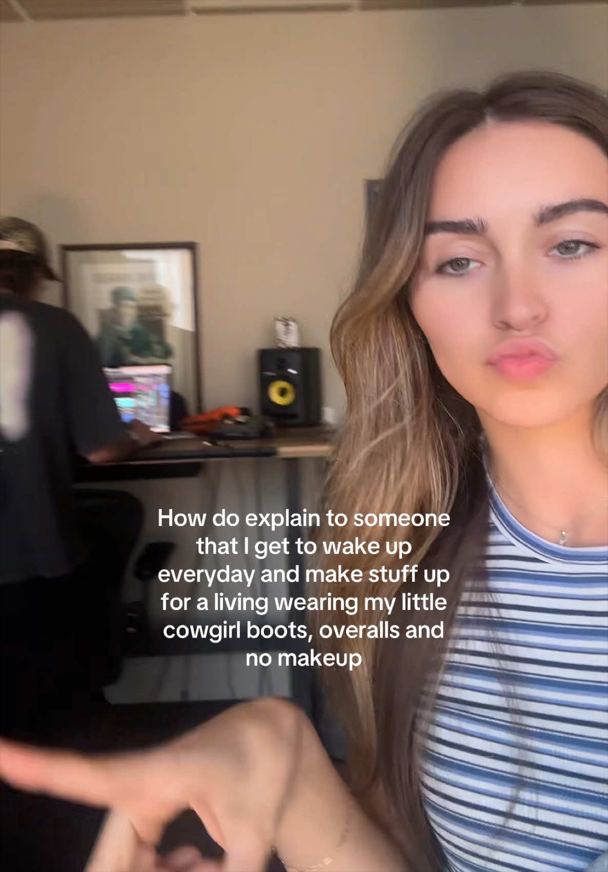 @Kaylinroberson
