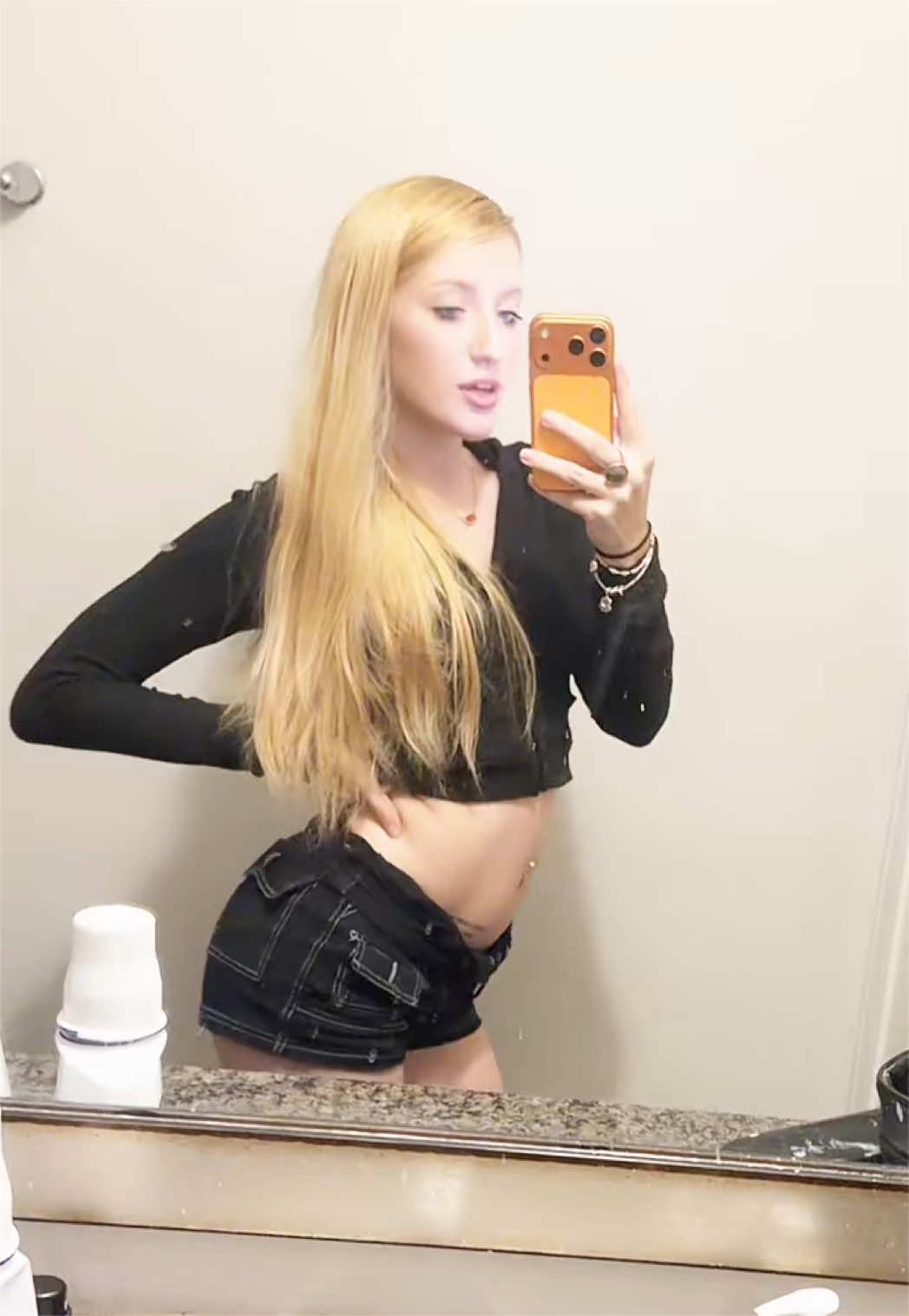 @️