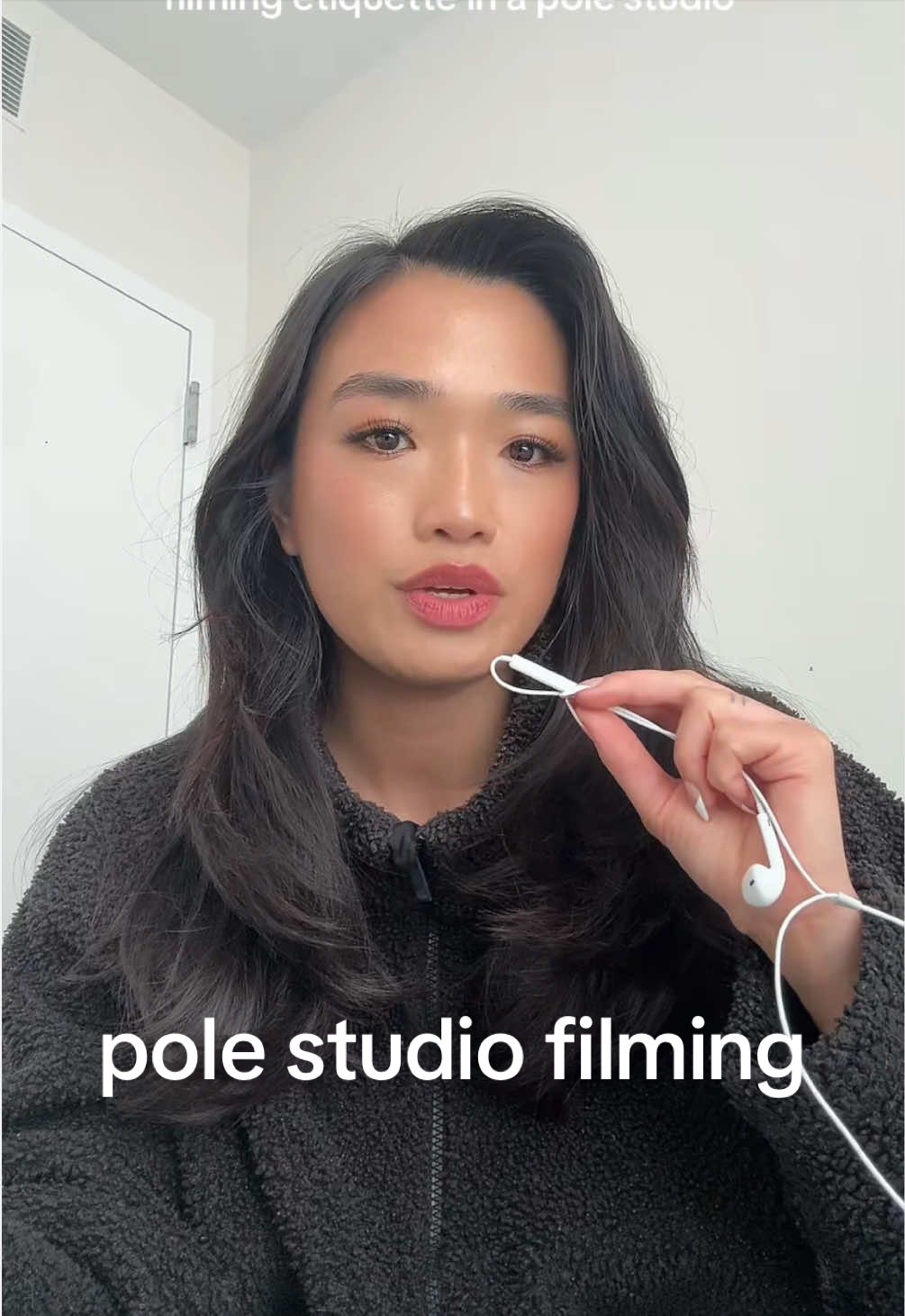@angelaaerial | pole dancer