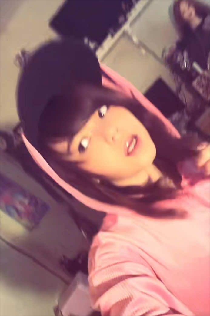 @<3