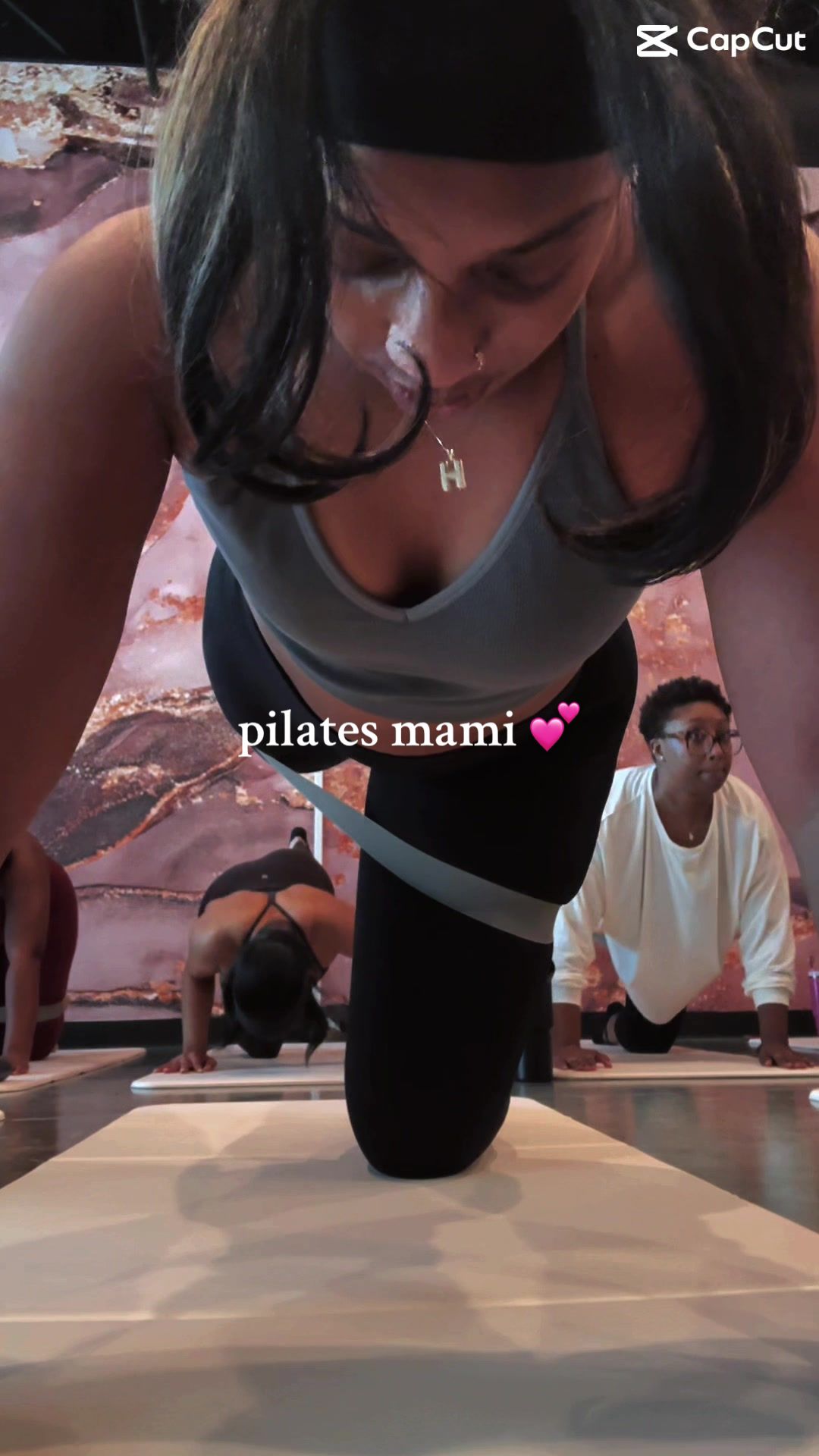 @HillaryDionne🦋