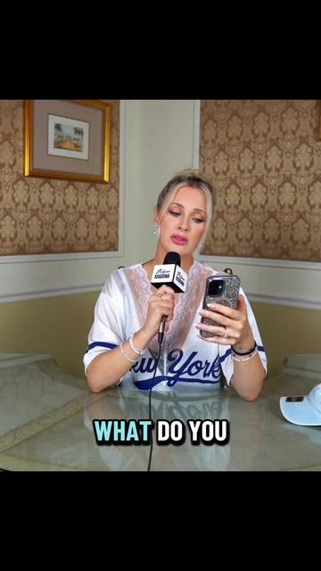 @NicoleArbour