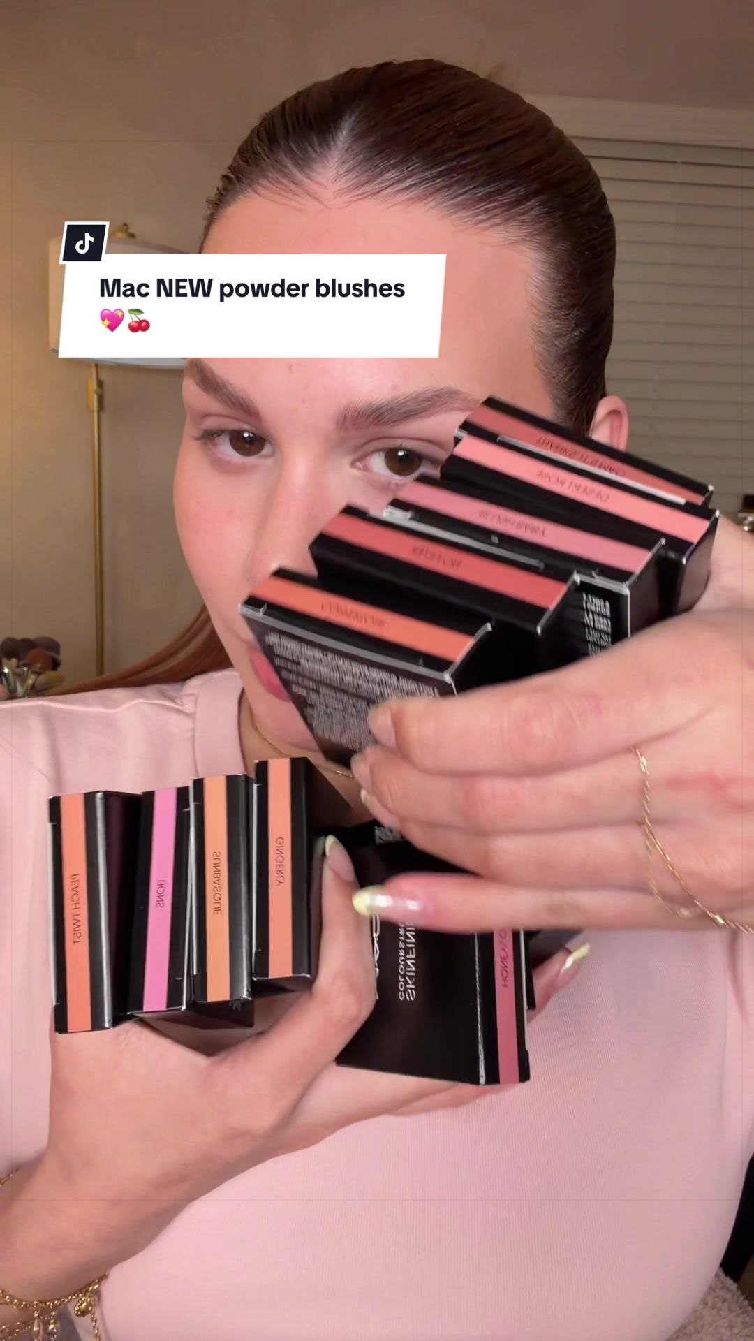 @Angela María