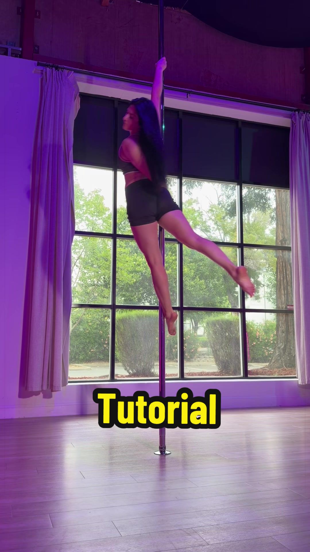 @ElaPoleDance
