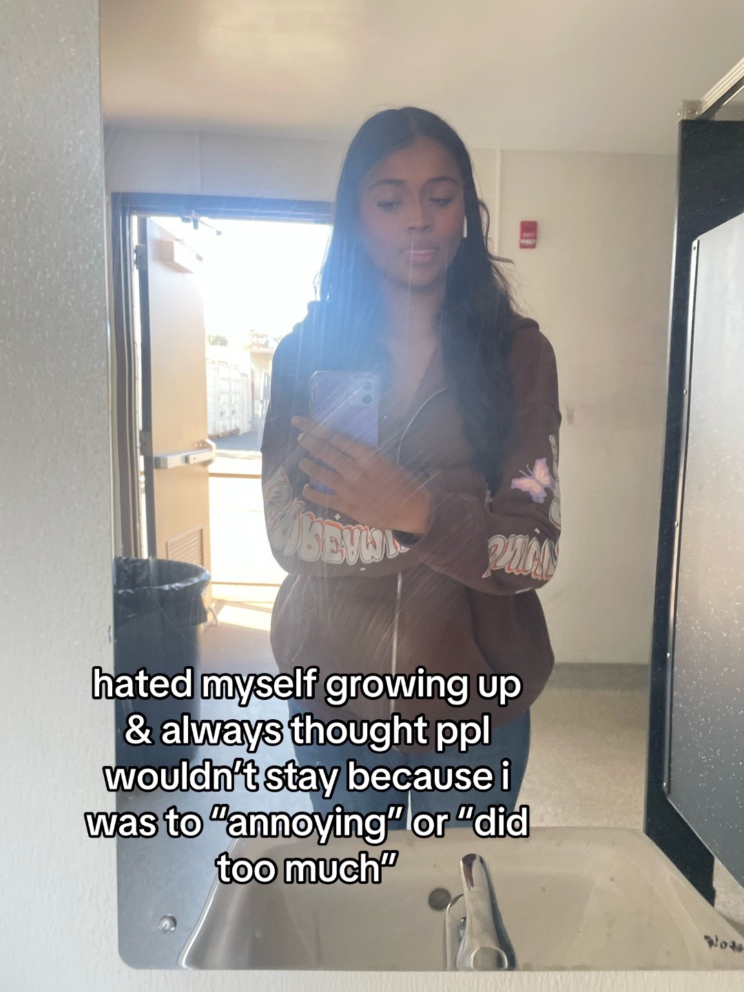 @👩🏽&zwj;❤️&zwj;💋&zwj;👩🏽