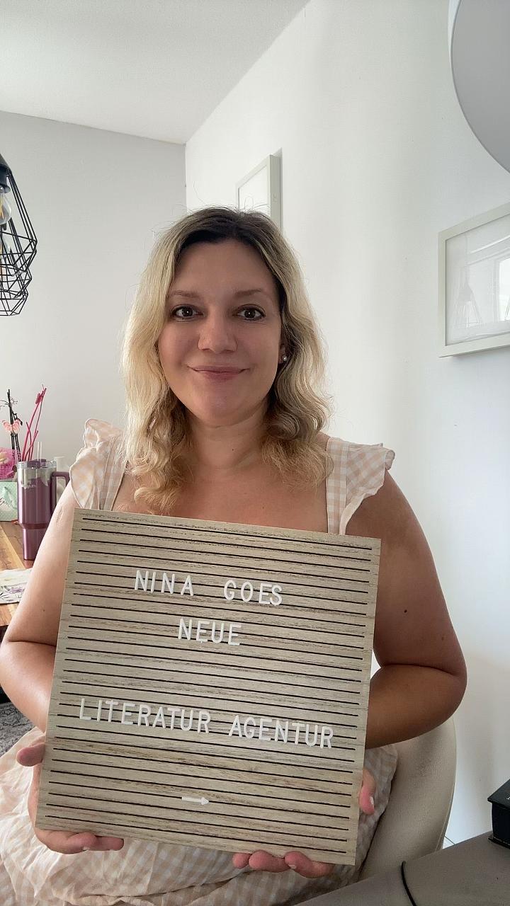 @Nina MacKay - Autorin