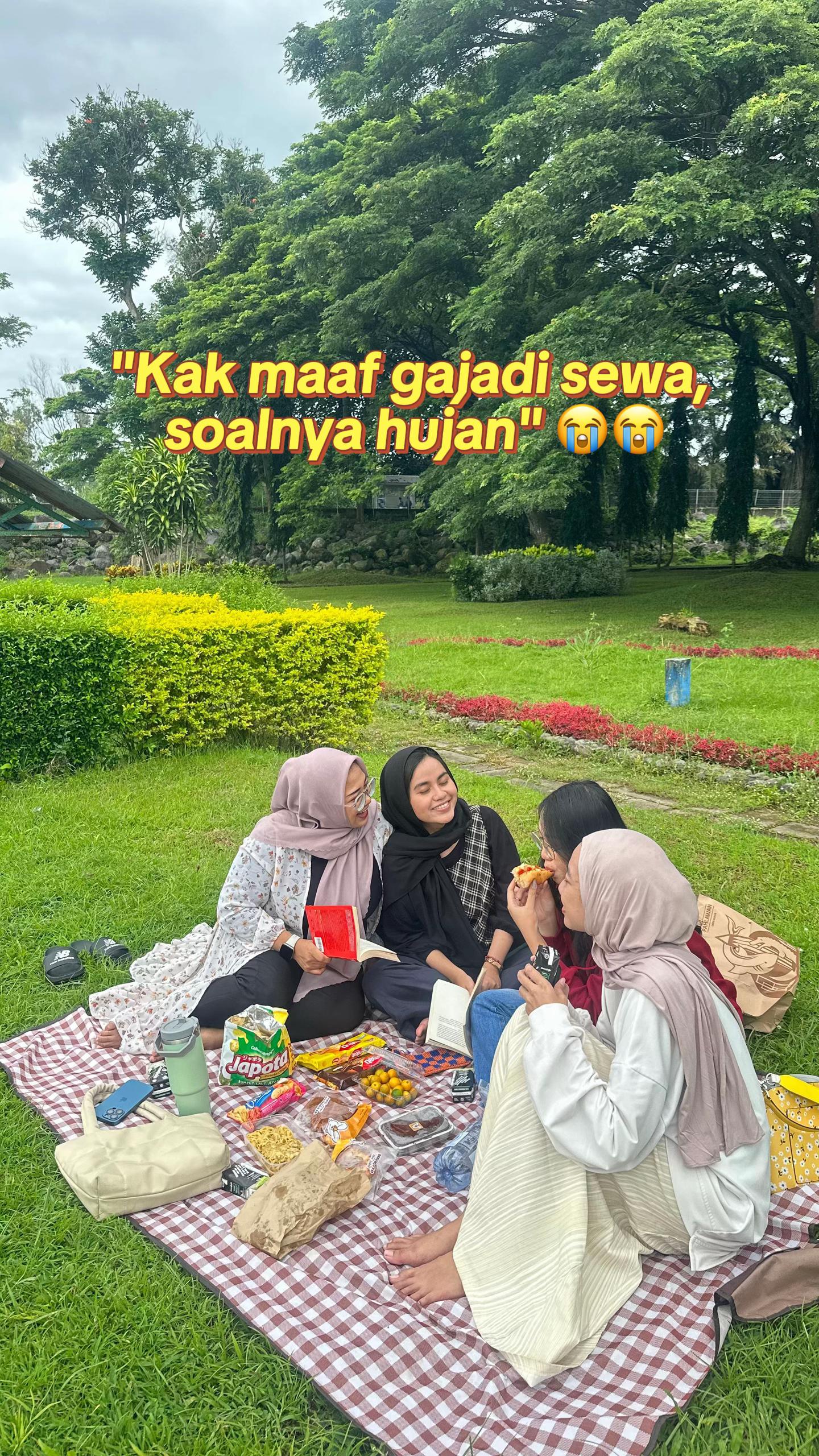 @SEWA LENSA APEXEL, KURSI LIPAT
