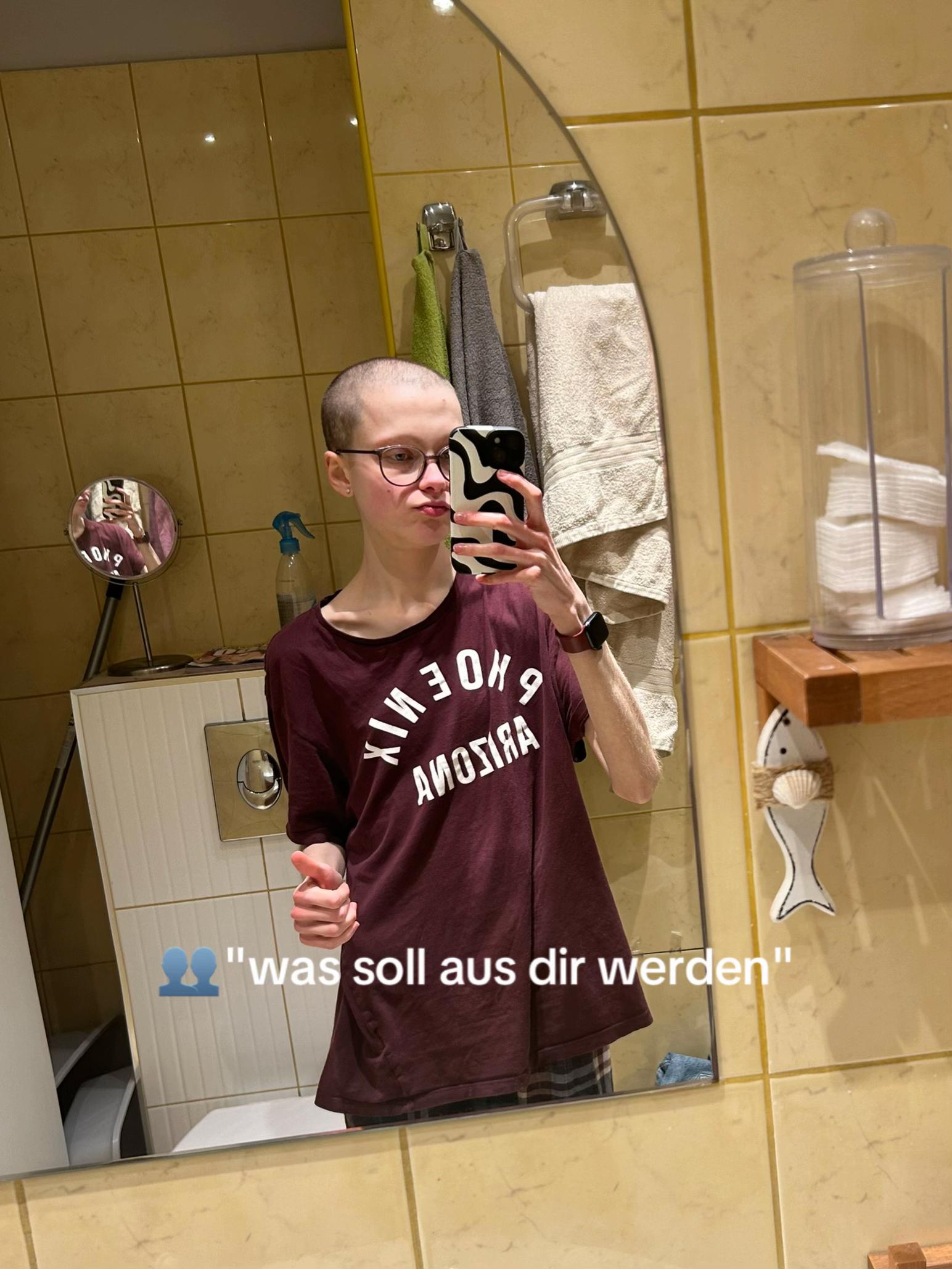 @￴