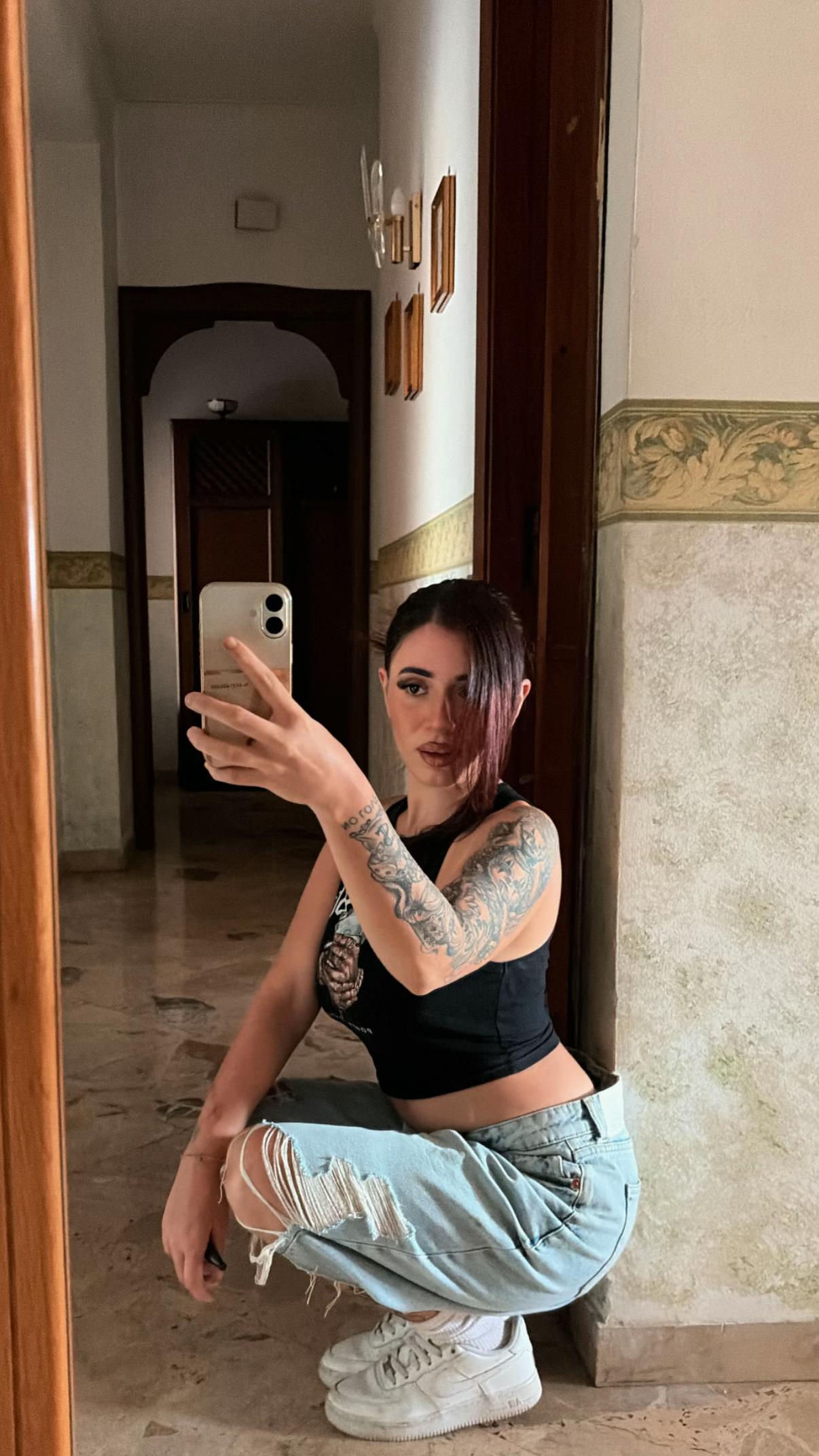 @🌟𝐓𝐇𝐄𝐑𝐄𝐀𝐋𝐌𝐁17🌟