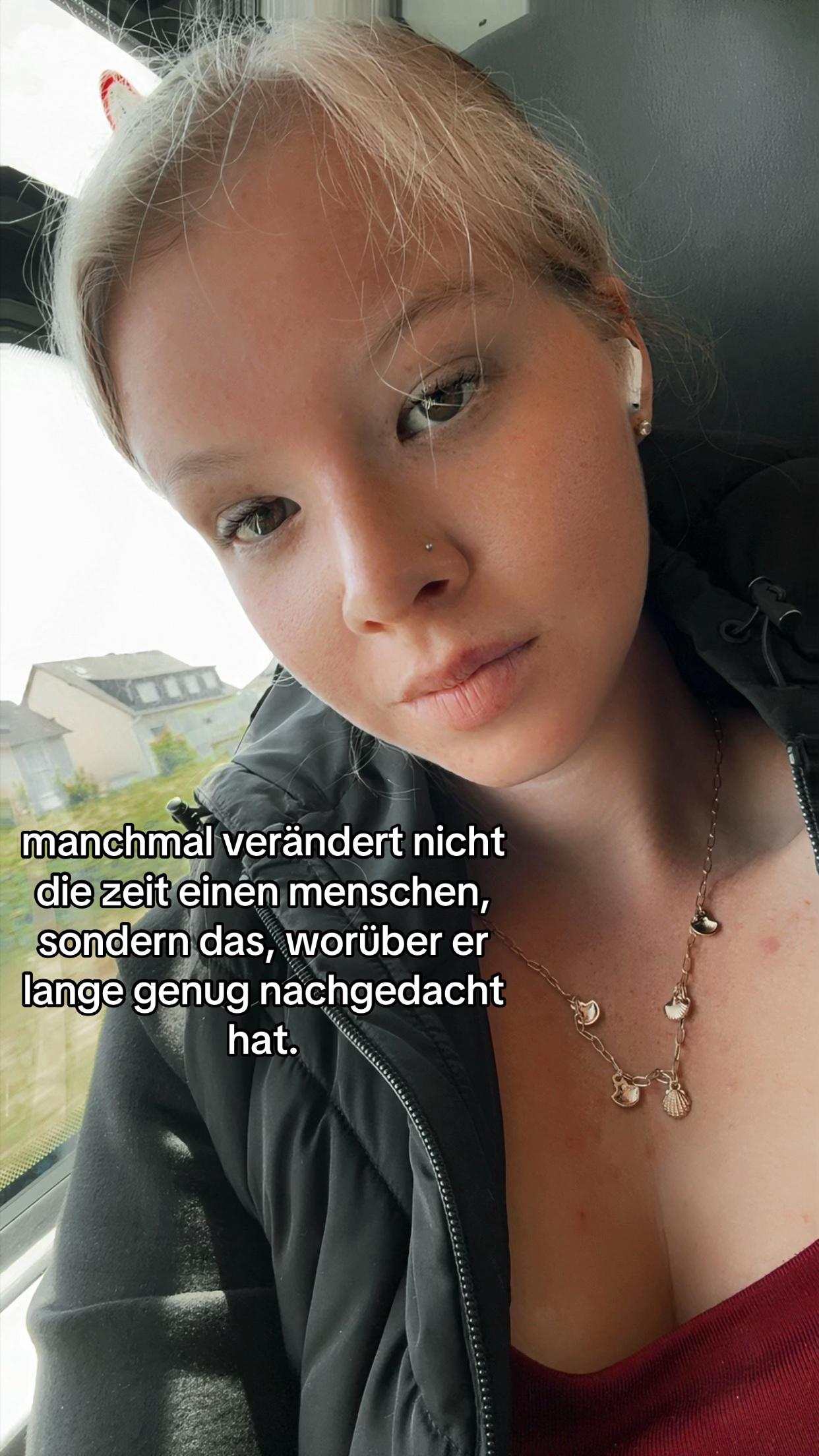 @Laura 🖤 🧸