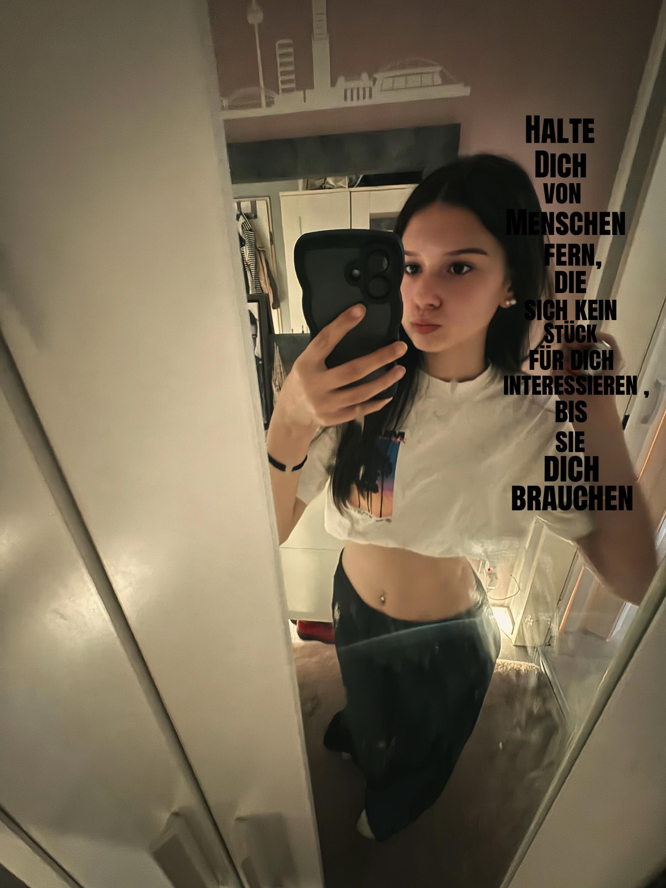 @𝐄𝐦𝐢✰