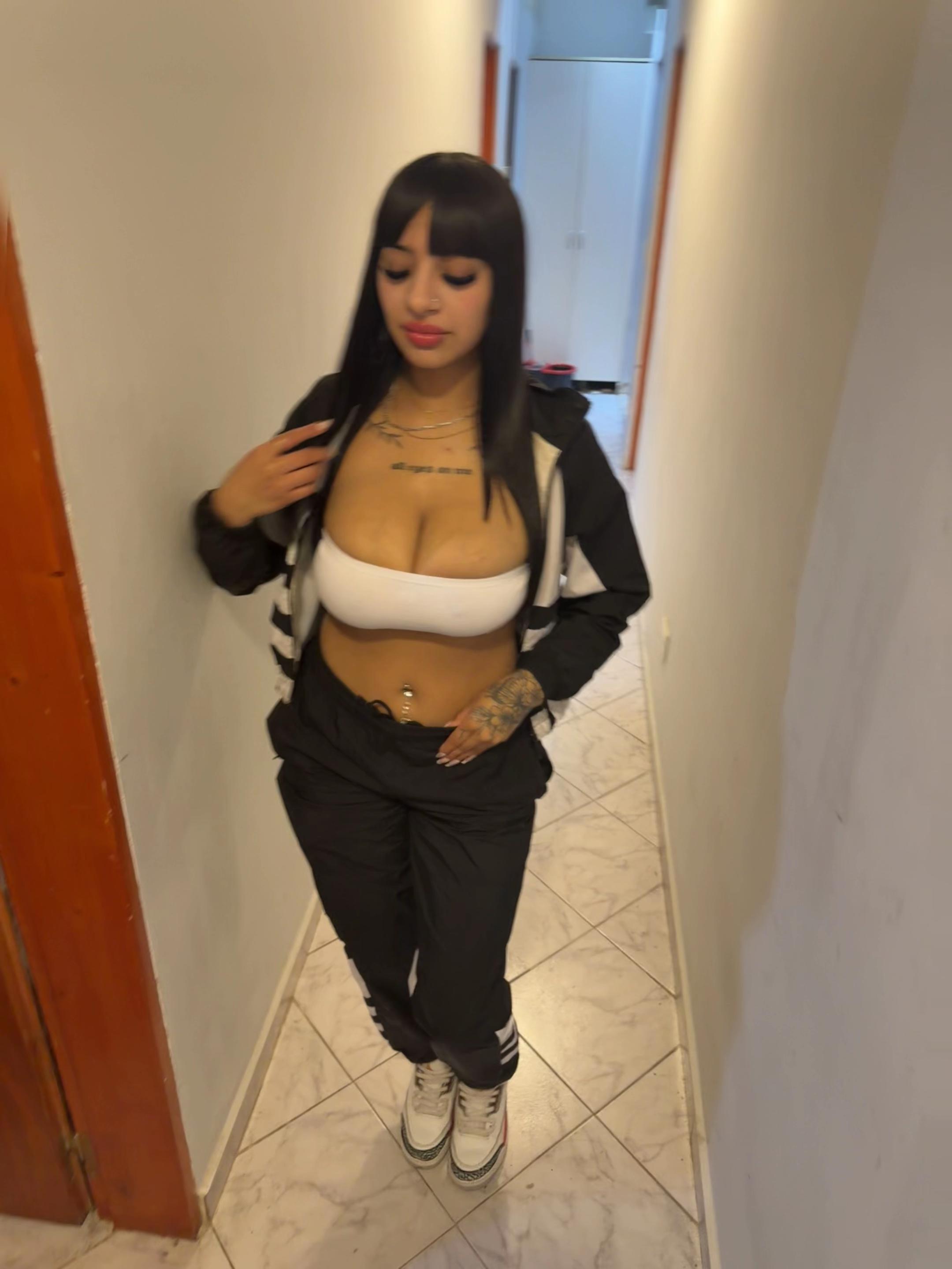 @Anaahii1