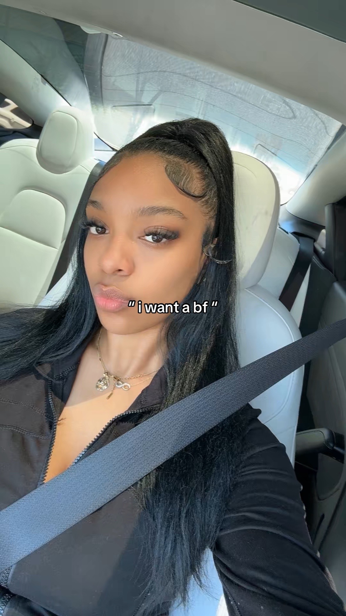 @E👅