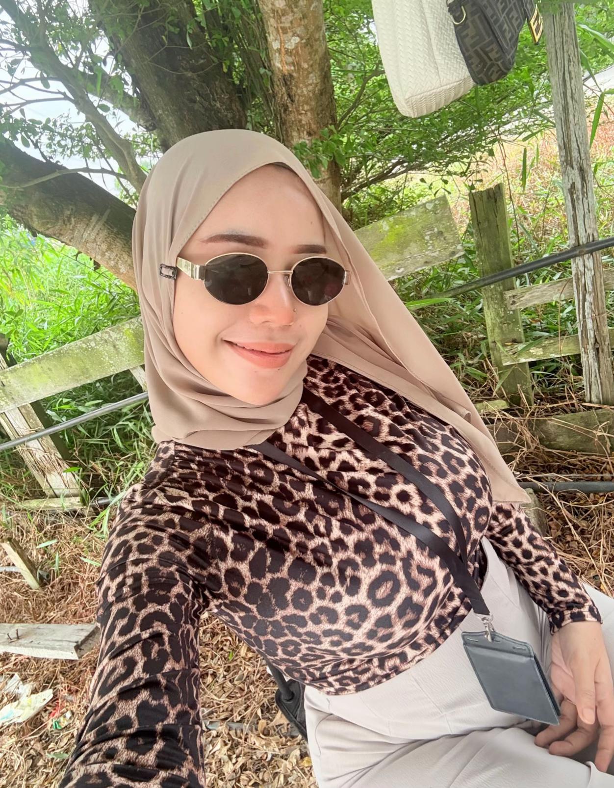 @Mia_Razak9