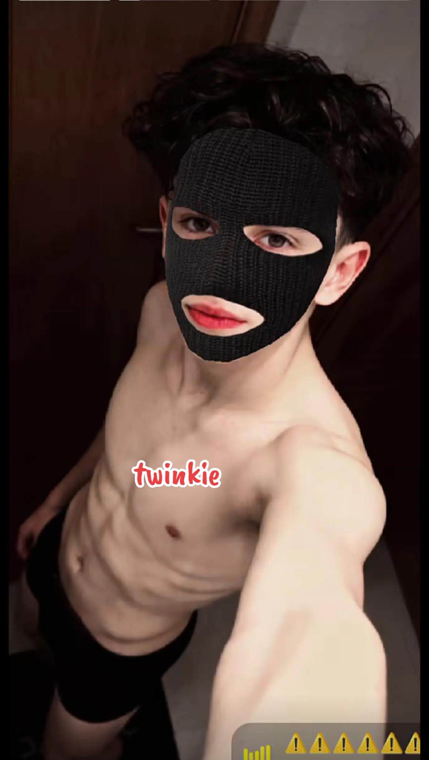 @Twink Boy❤️