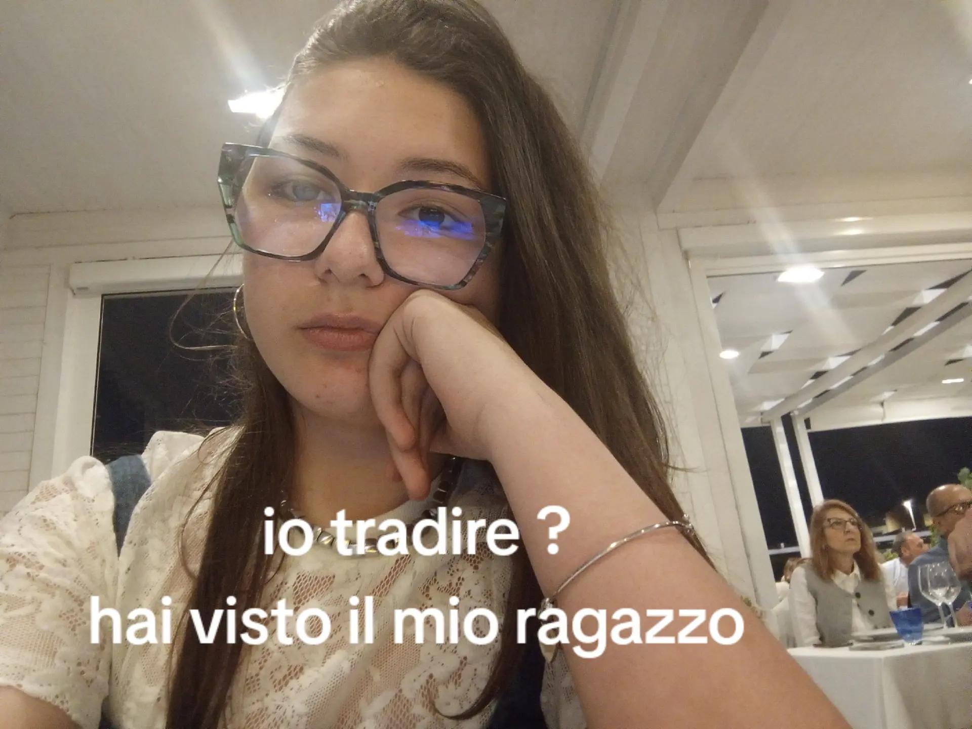 @V4L3_Y3p
