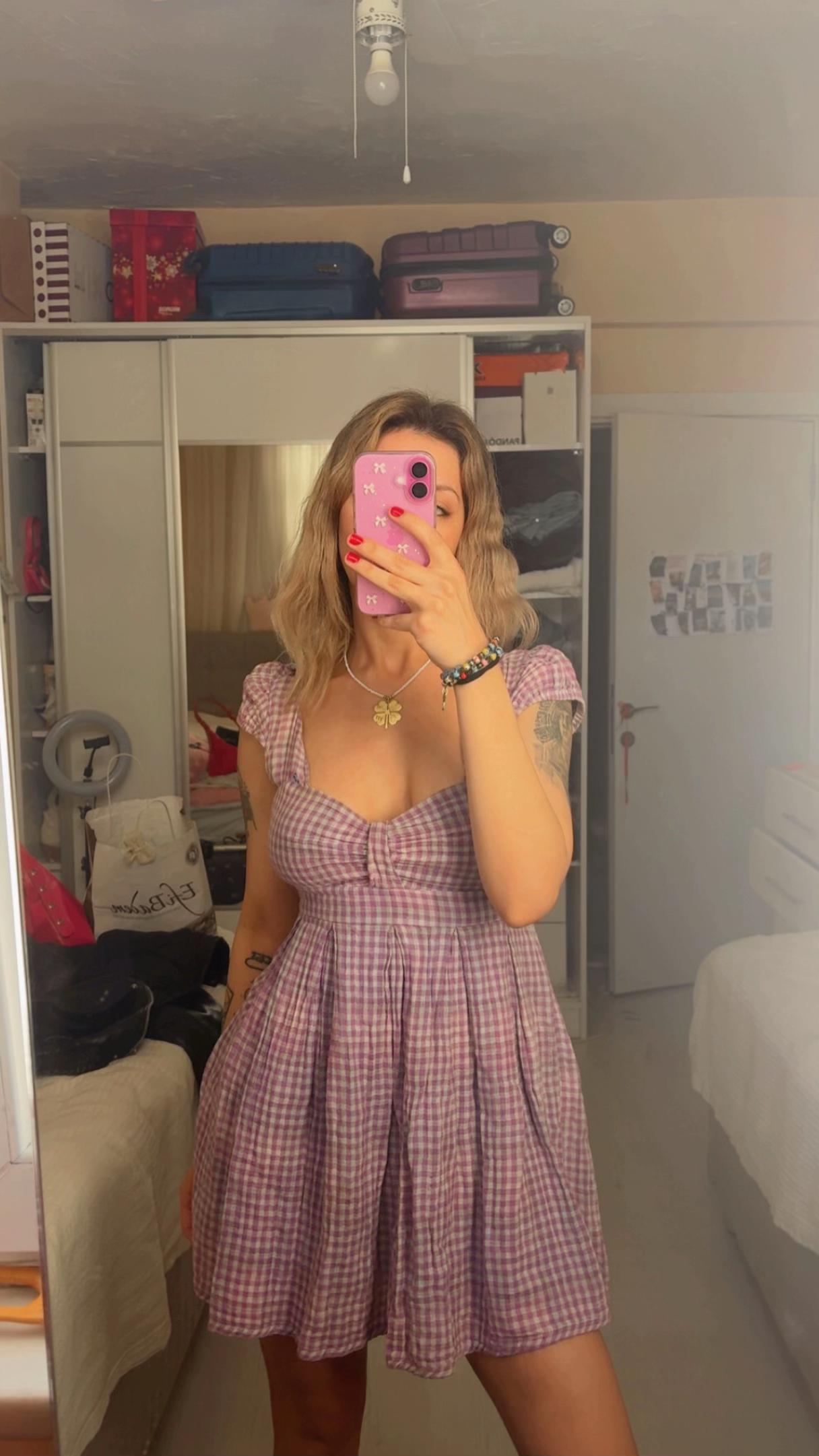 @sadecejuli