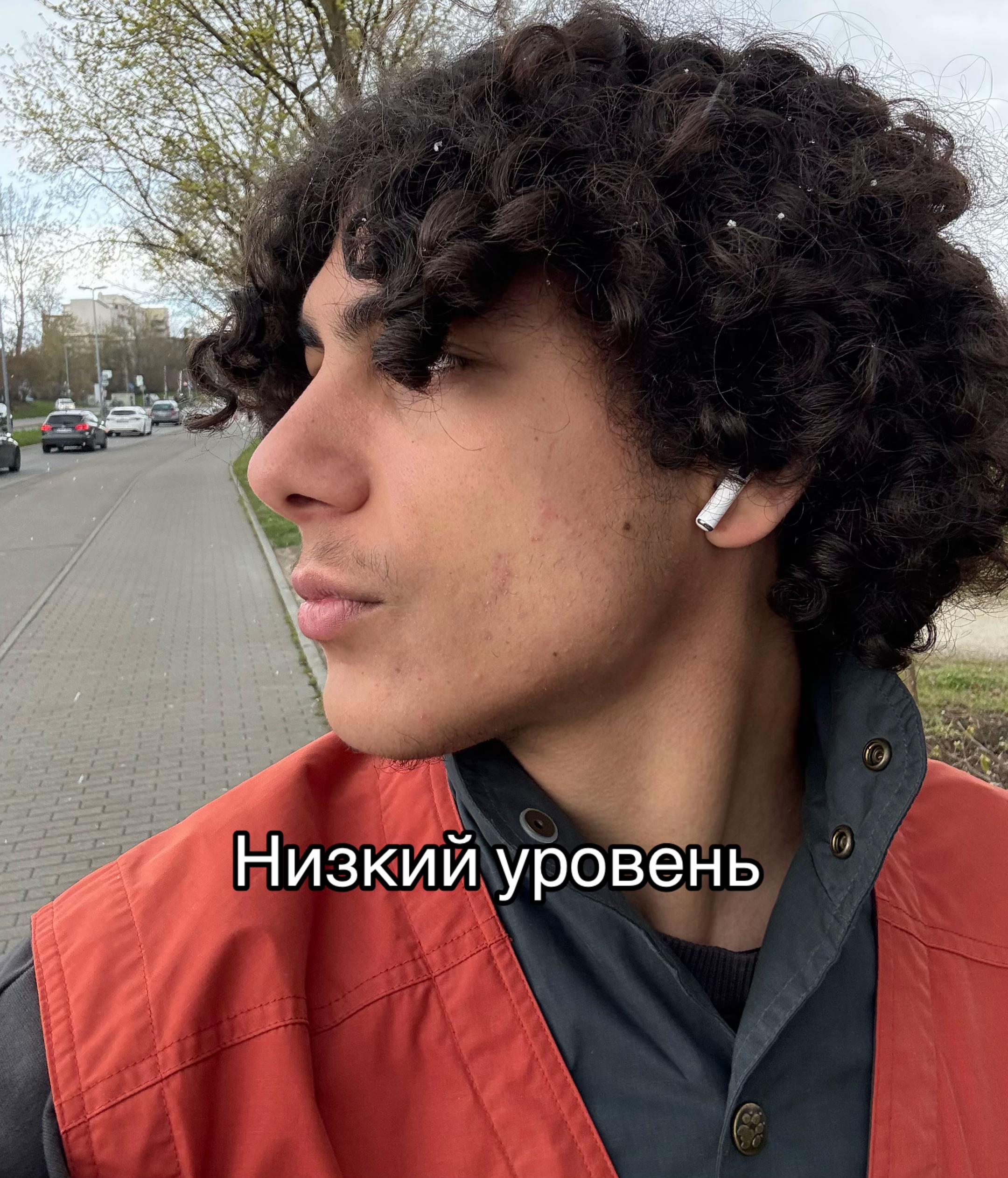 @Miqq