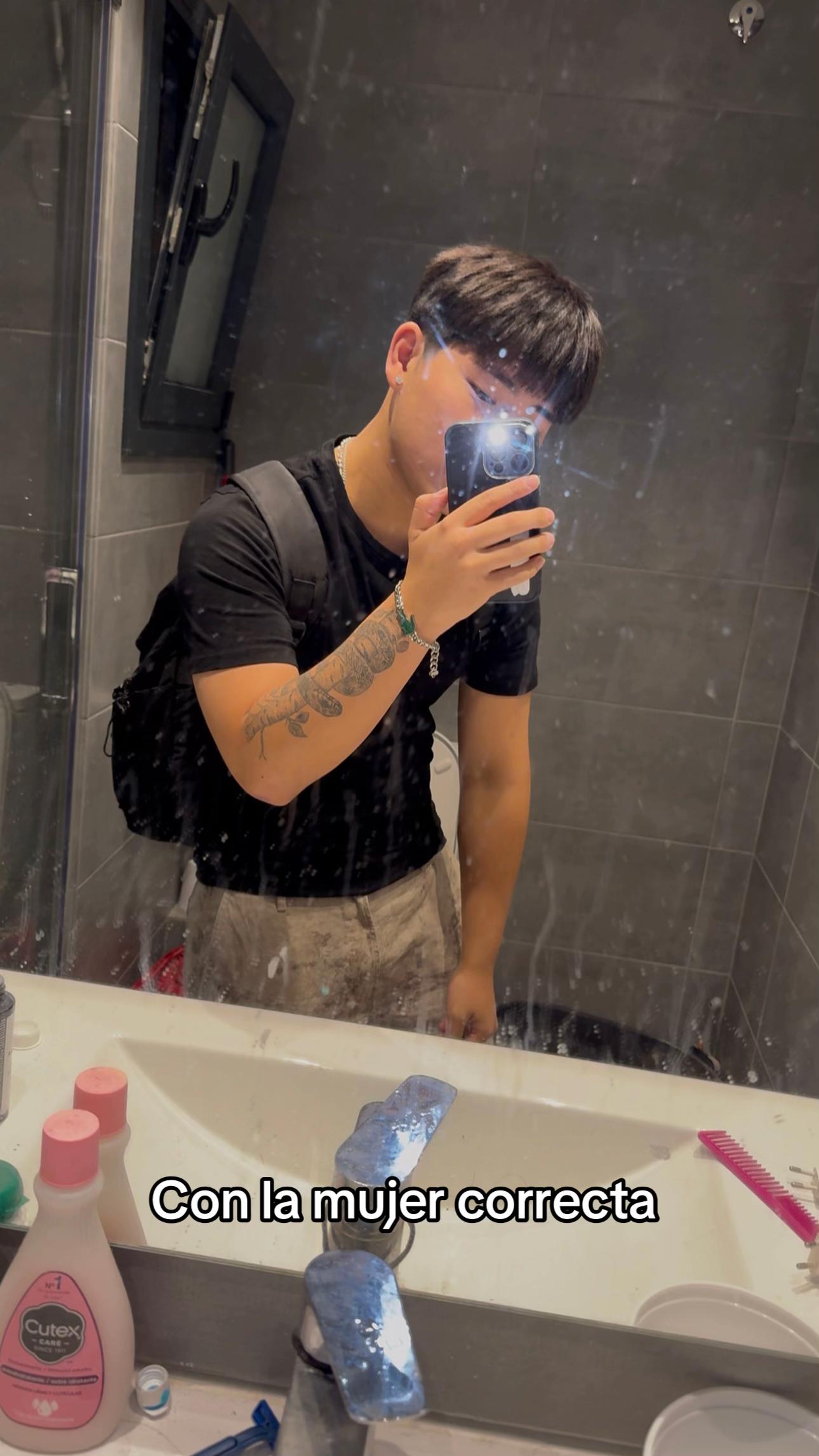 @🦦