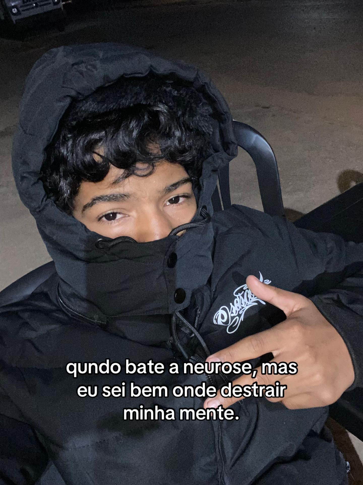 @SANDRO 🥀