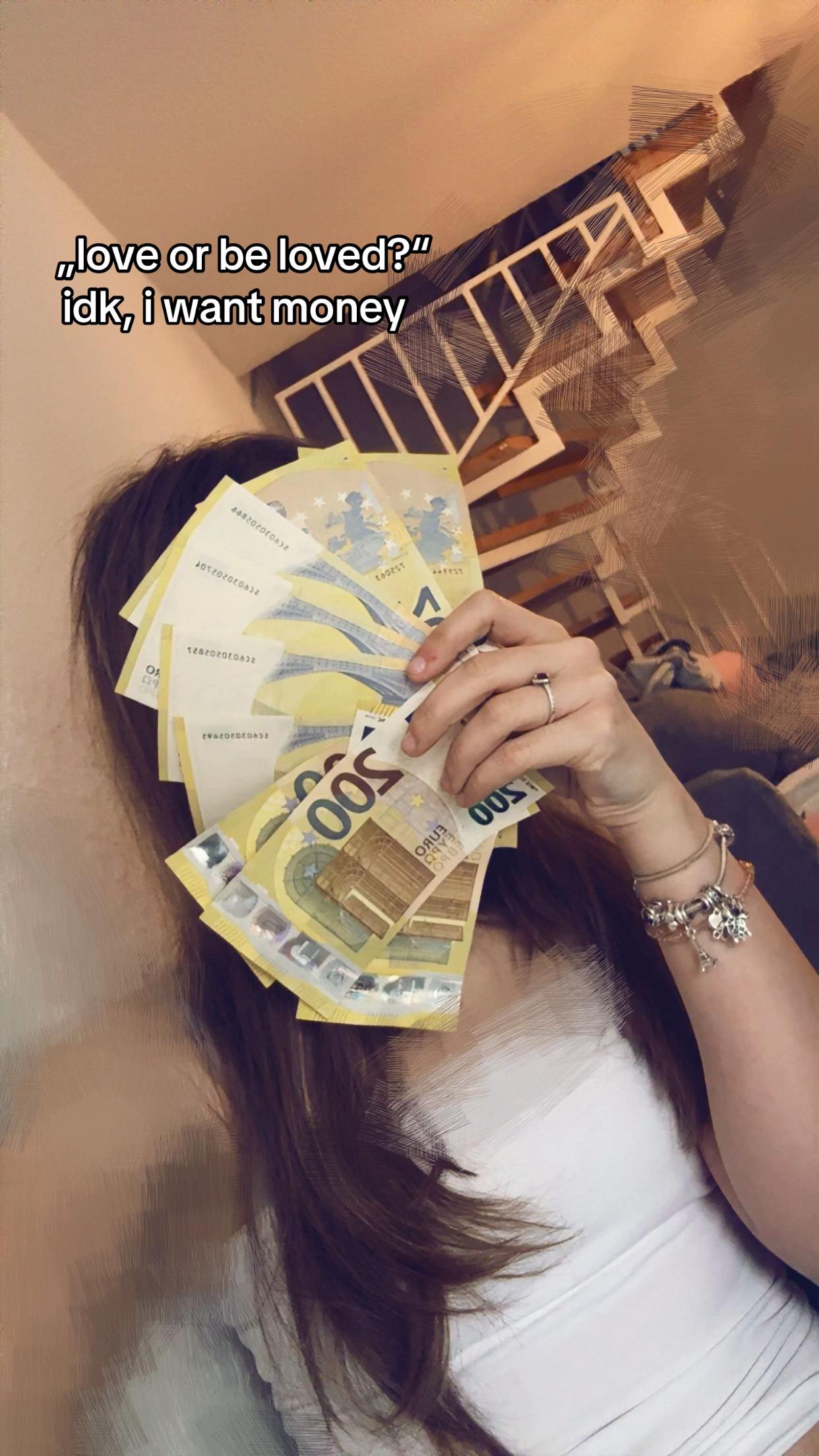 @𝓁𝒶𝓇𝒶-𝓂𝒶𝓇𝒾𝑒ꨄ🪐