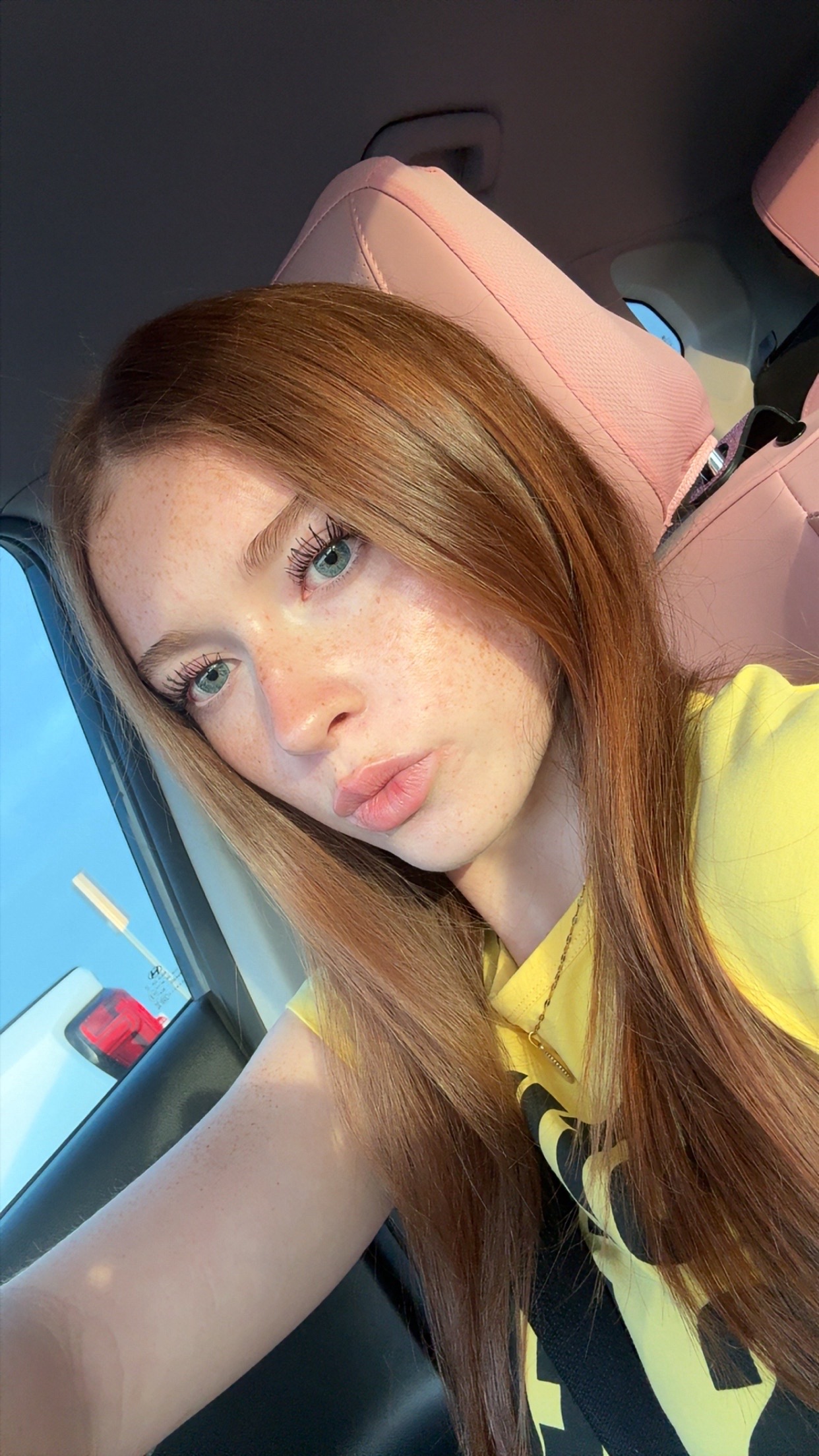 @bella