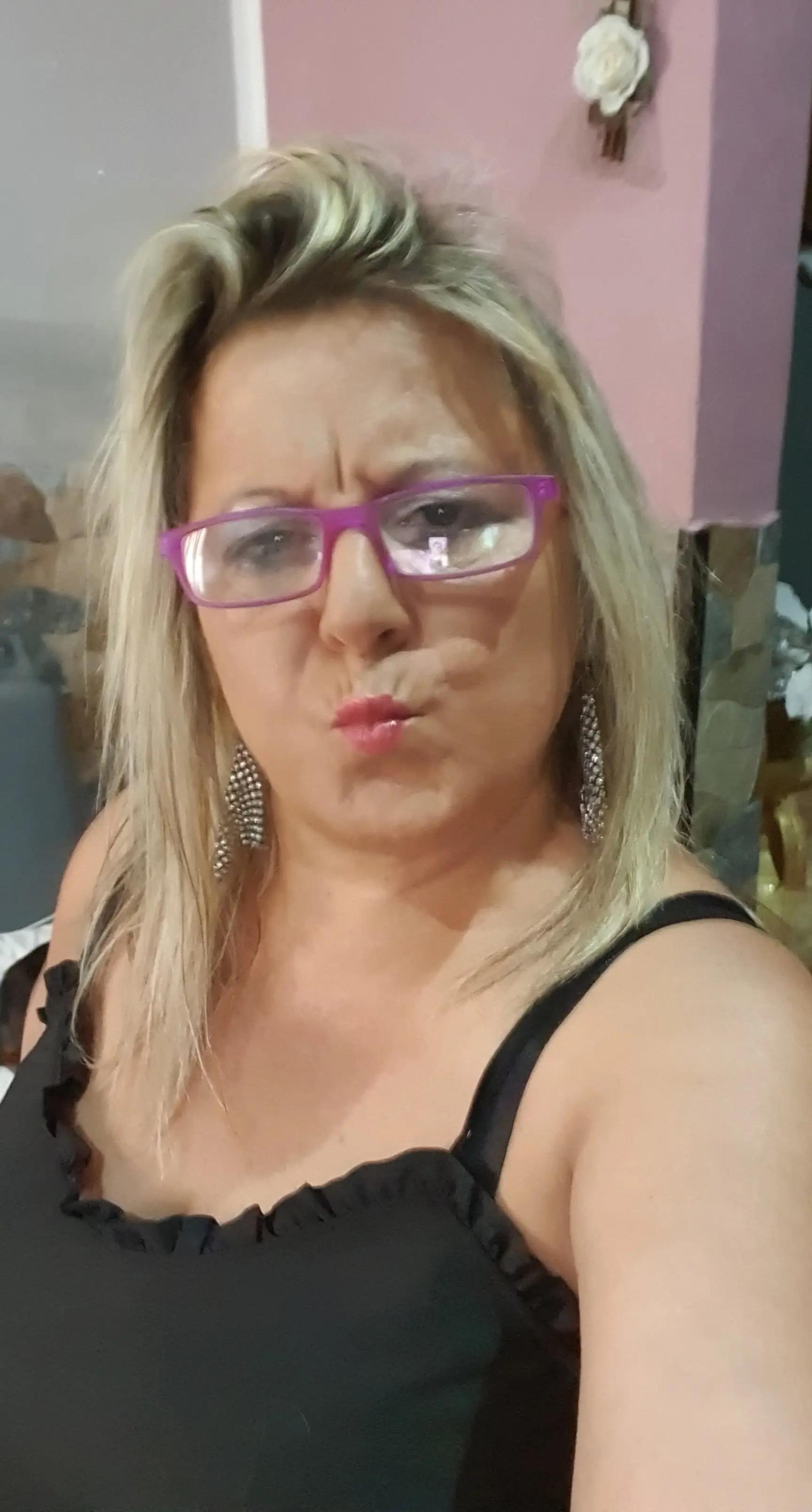 @angela bella bionda pazzerella