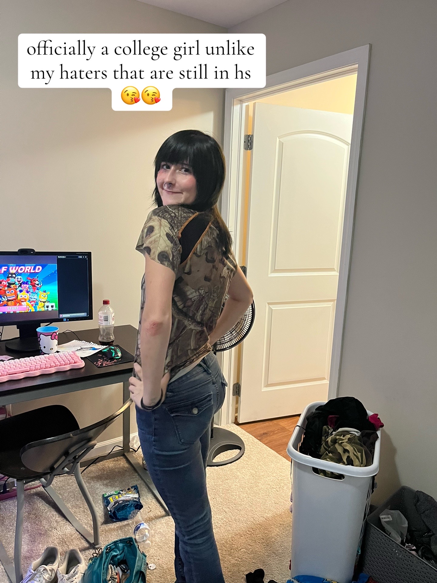 @eisleycatsmeow