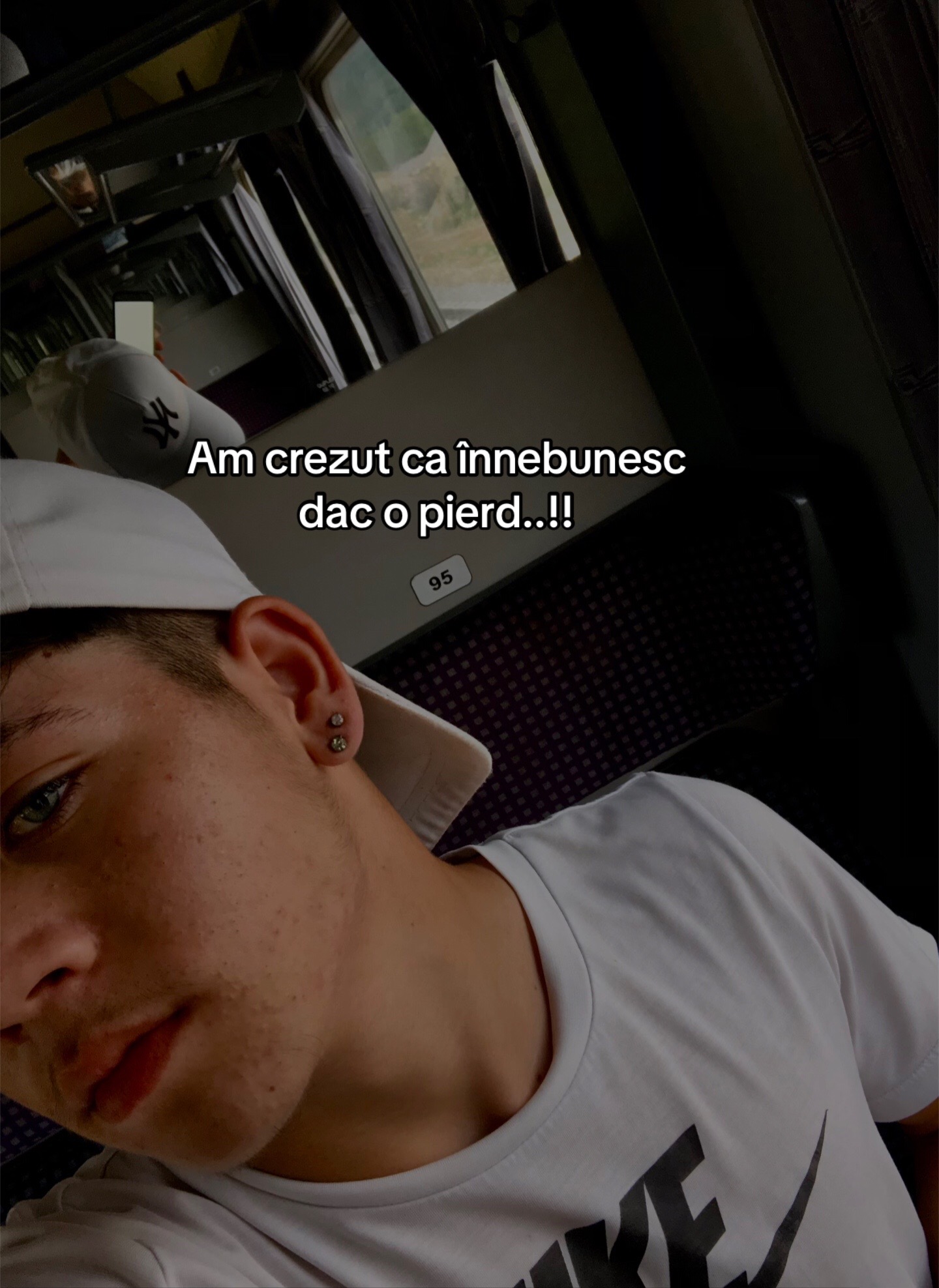 @🦅