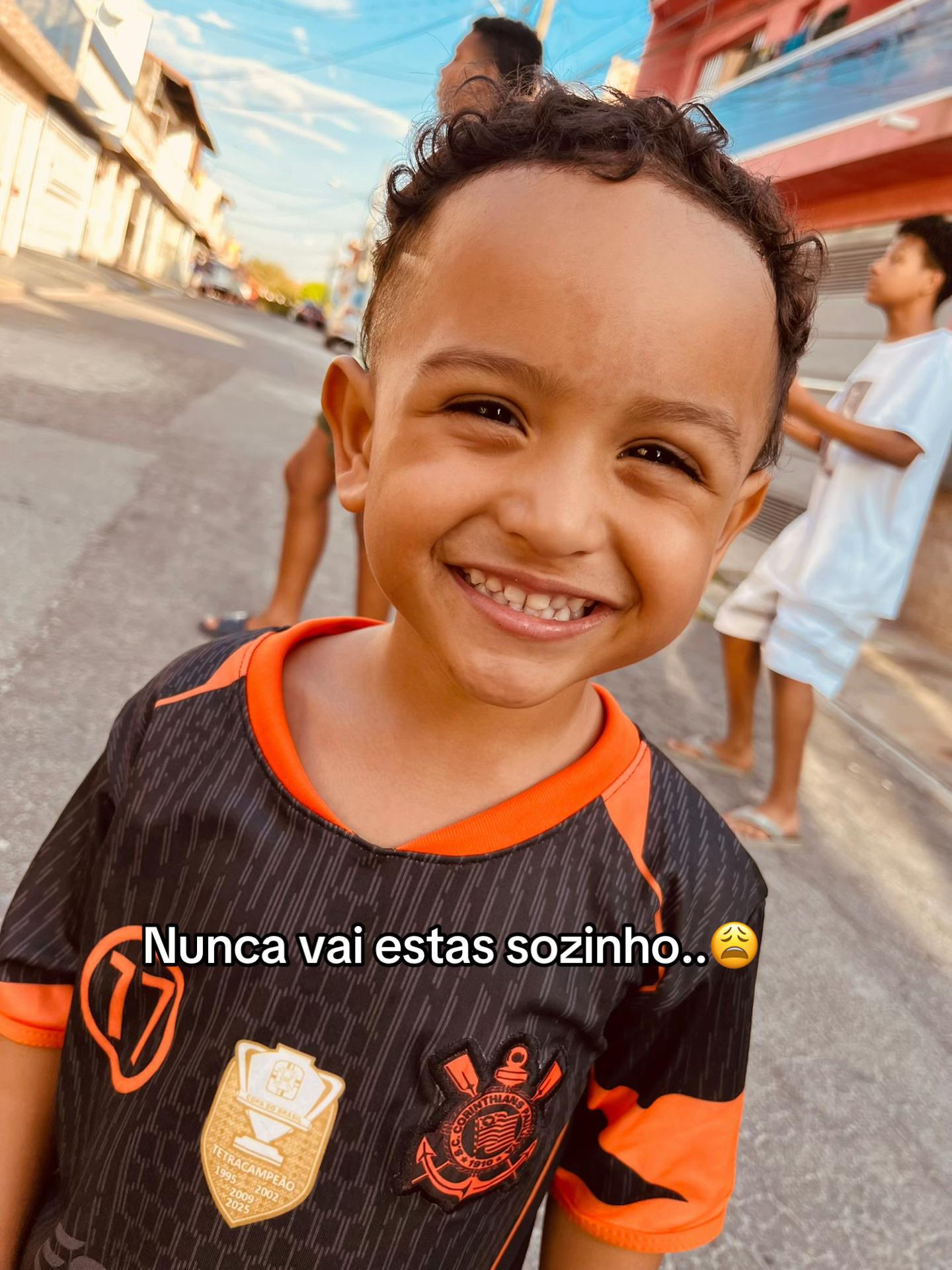 @ajuliaoficial_