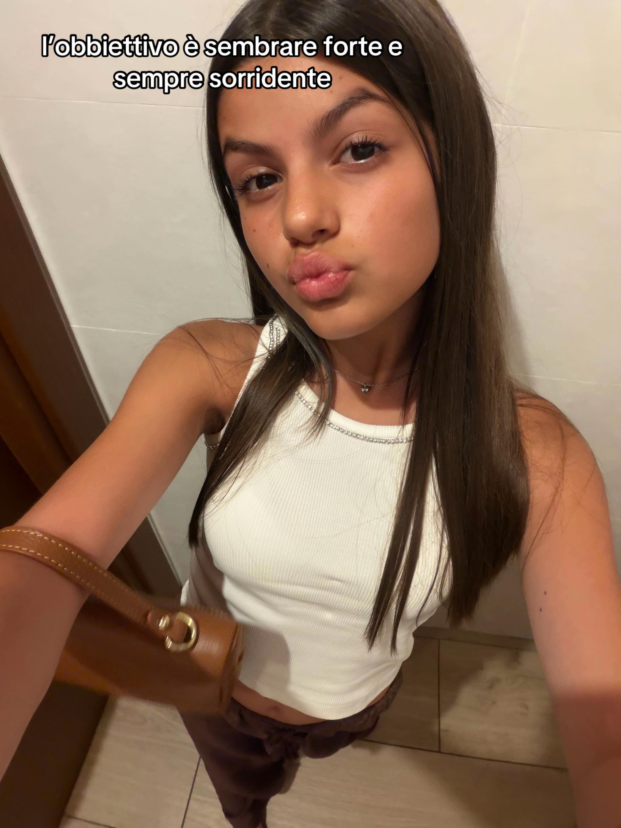 @𝟐𝟐