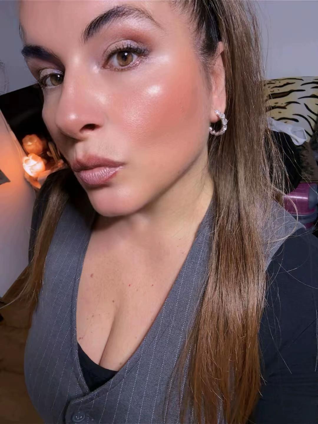 @Lara
